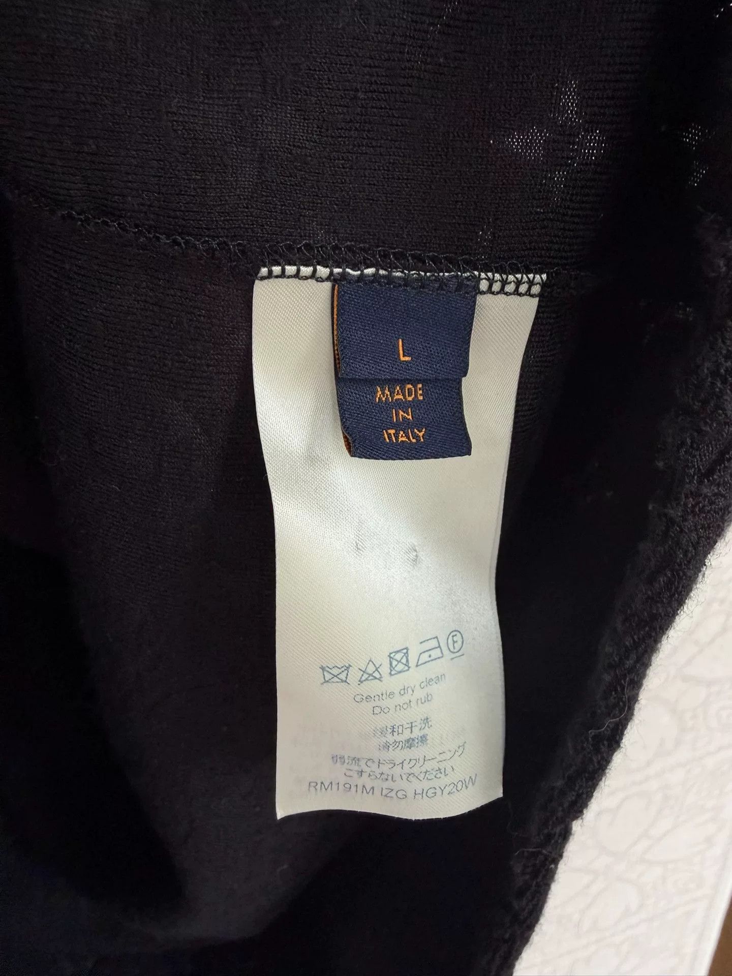 Louis Vuitton louis vuitton black logo t-shirt size large Size US L / EU 52-54 / 3 - 3 Thumbnail