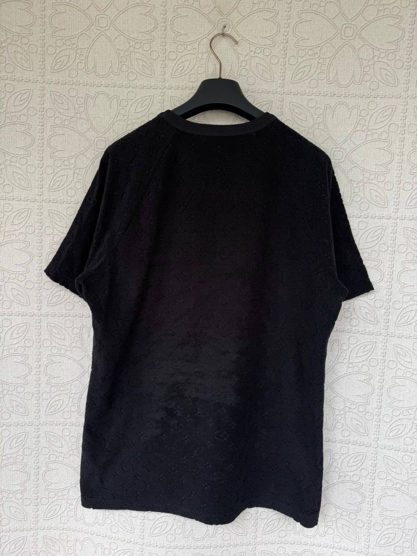 Louis Vuitton louis vuitton black logo t-shirt size large Size US L / EU 52-54 / 3 - 2 Thumbnail