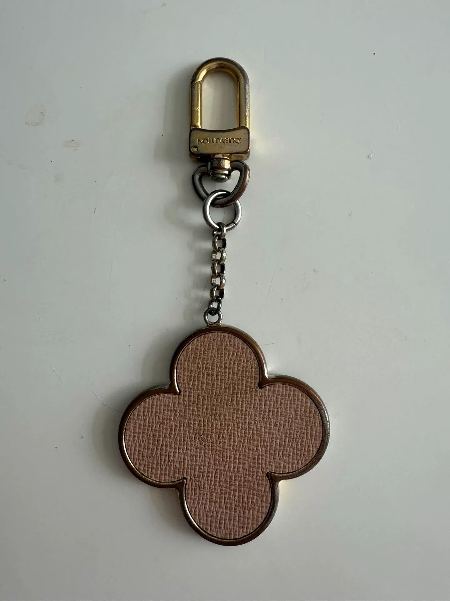 Louis Vuitton louis vuitton four-leaf clover keychain Size ONE SIZE - 2 Thumbnail