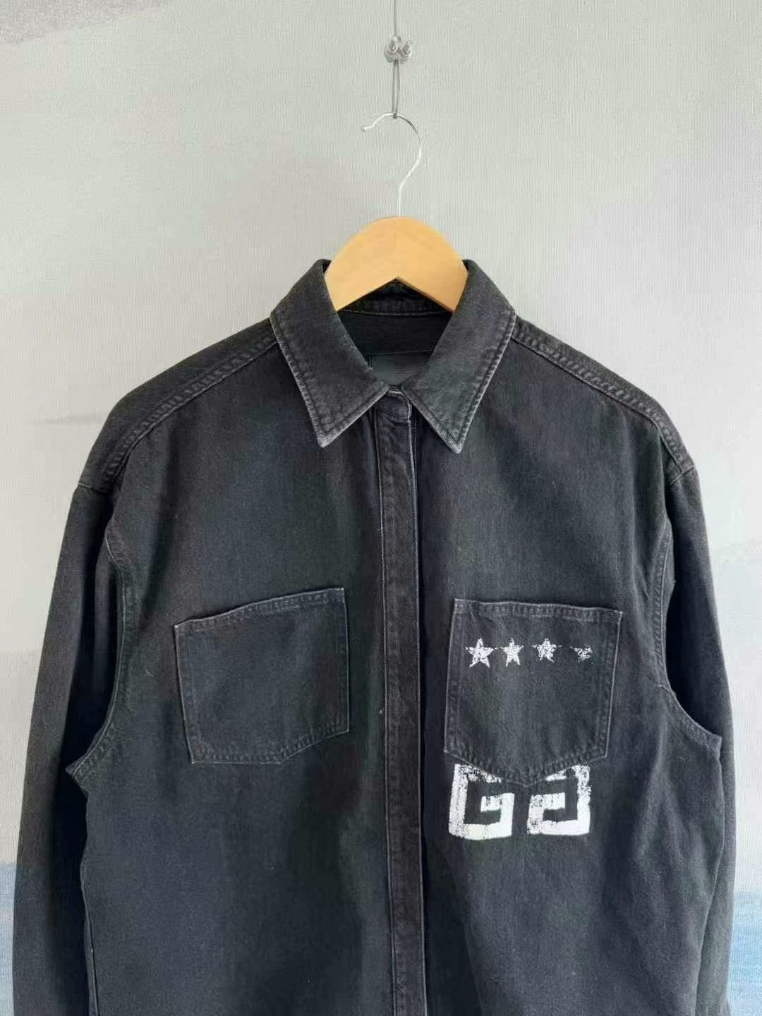 Givenchy Givenchy Black Denim Shirt with Stars Size US M / EU 48-50 / 2 - 2 Thumbnail
