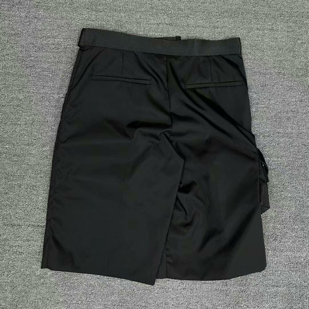 Prada prada functional nylon cargo shorts size 40 Size US 40 / EU 56 - 2 Thumbnail