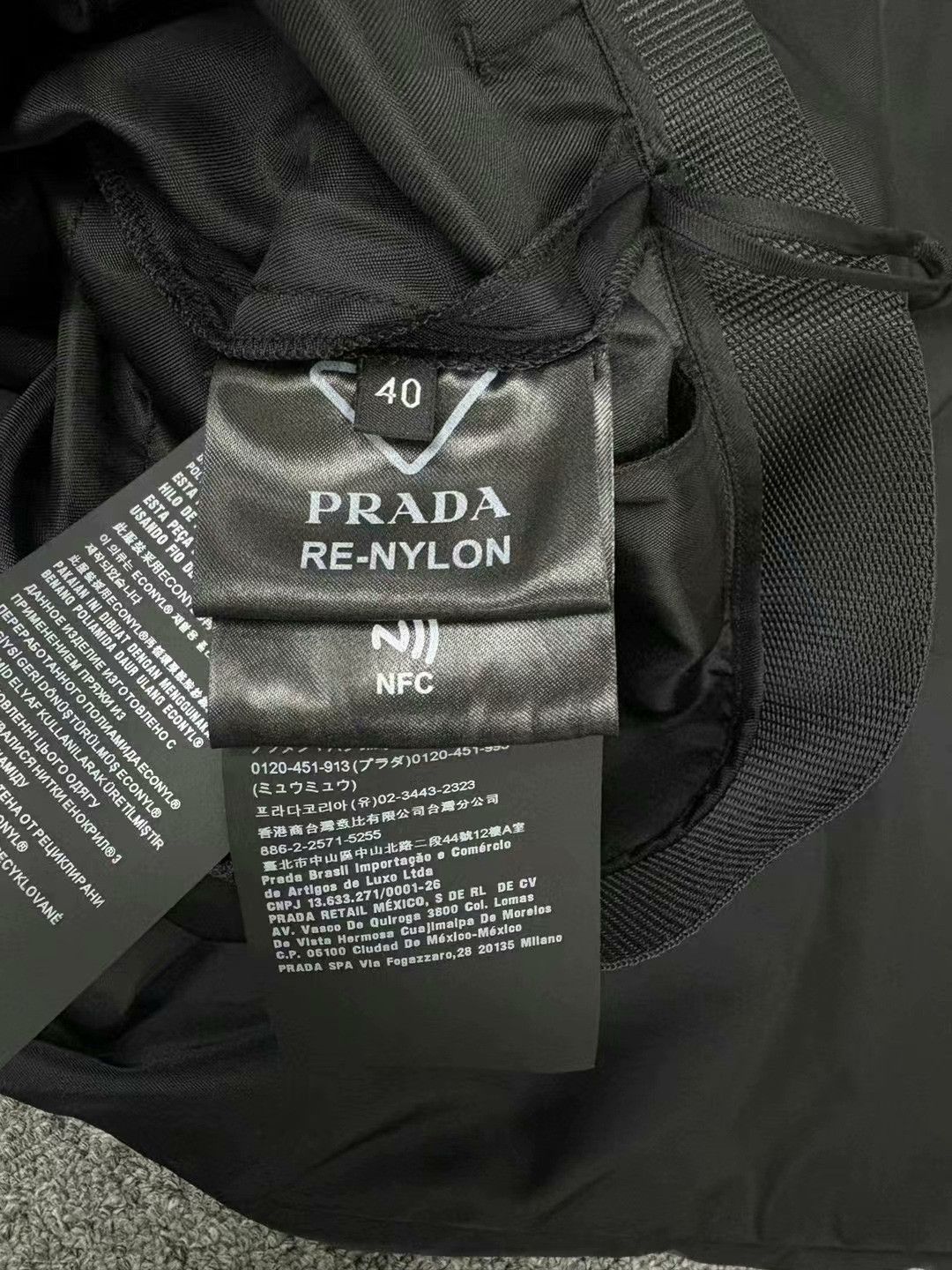 Prada prada functional nylon cargo shorts size 40 Size US 40 / EU 56 - 6 Thumbnail