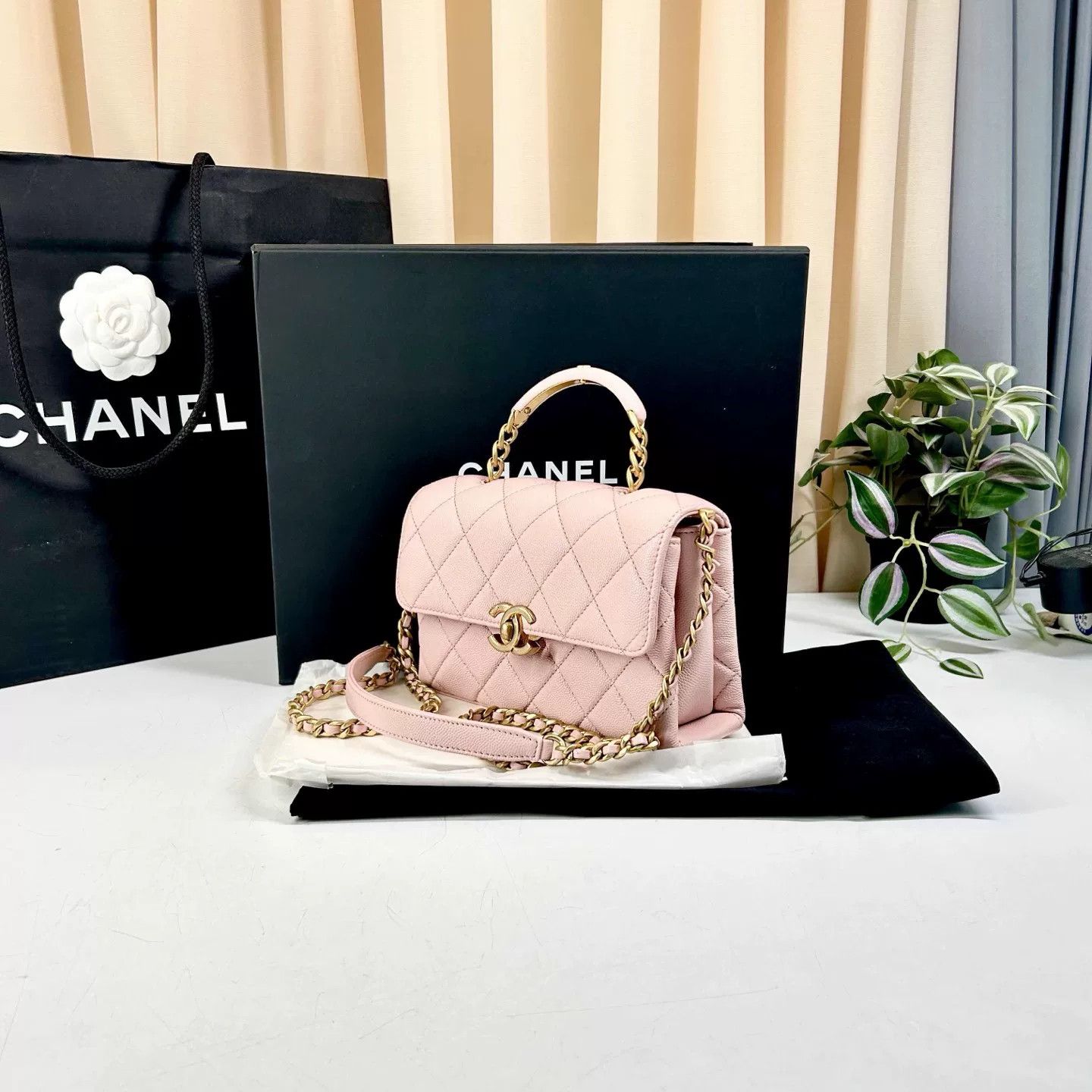 Chanel Pre-loved Bag Very good condition Size ONE SIZE - 3 Thumbnail