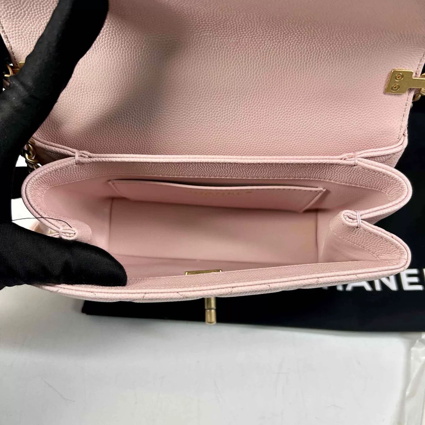 Chanel Pre-loved Bag Very good condition Size ONE SIZE - 4 Thumbnail