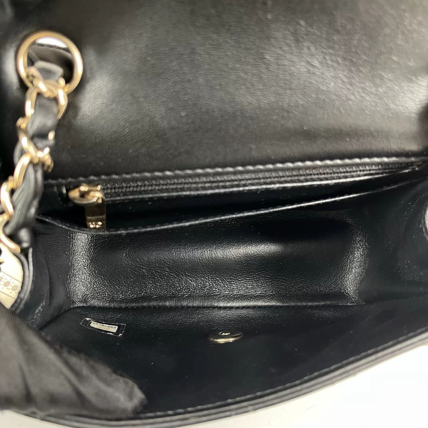 Chanel Pre-loved Bag Very good condition Size ONE SIZE - 3 Thumbnail