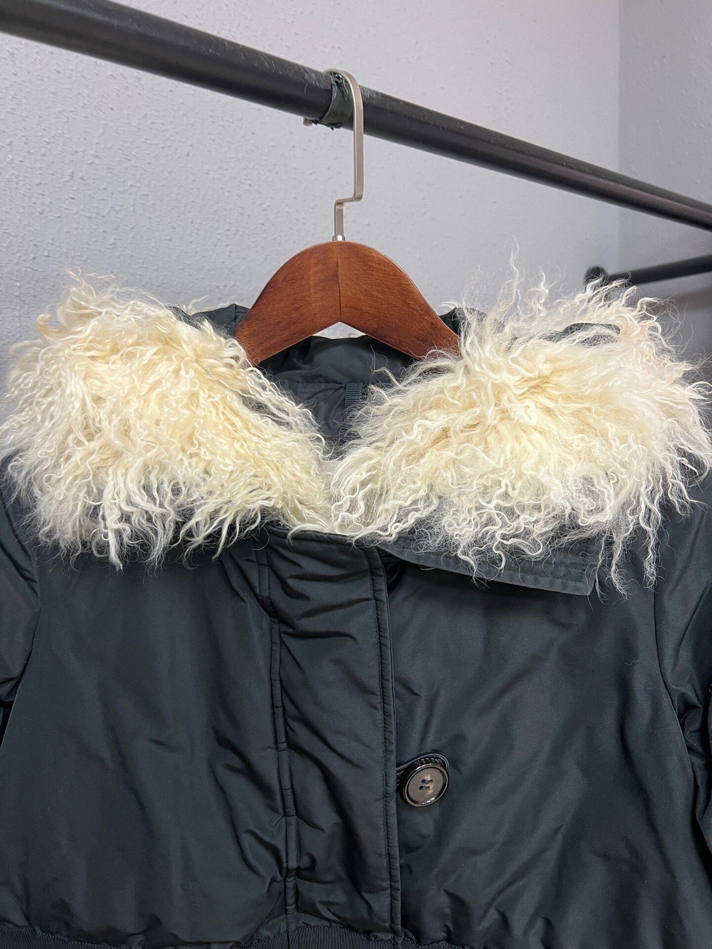Moncler Moncler Black Fur Collar Down Jacket Size S / US 4 / IT 40 - 3 Thumbnail
