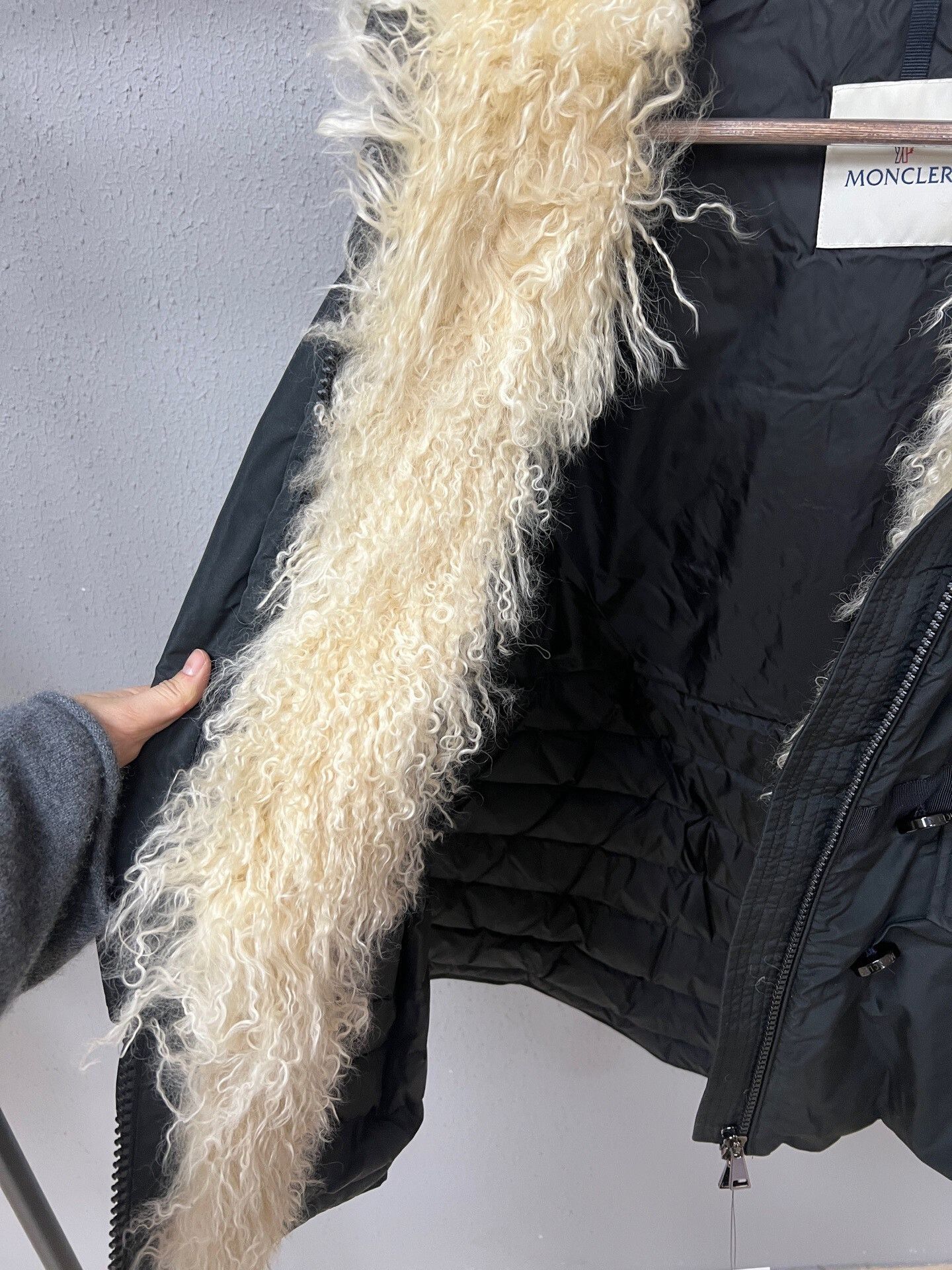 Moncler Moncler Black Fur Collar Down Jacket Size S / US 4 / IT 40 - 4 Thumbnail