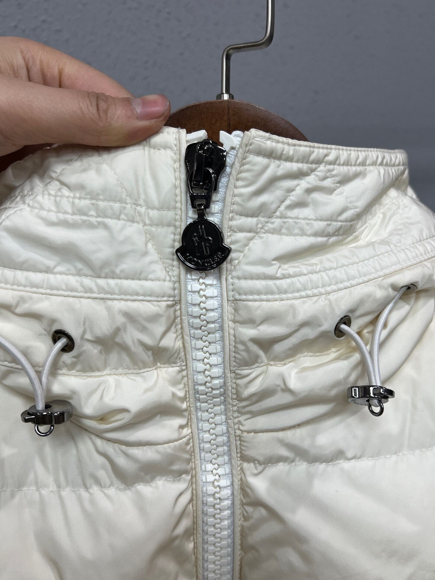Moncler Moncler Off-White Ruffled Down Jacket Size S / US 4 / IT 40 - 4 Thumbnail