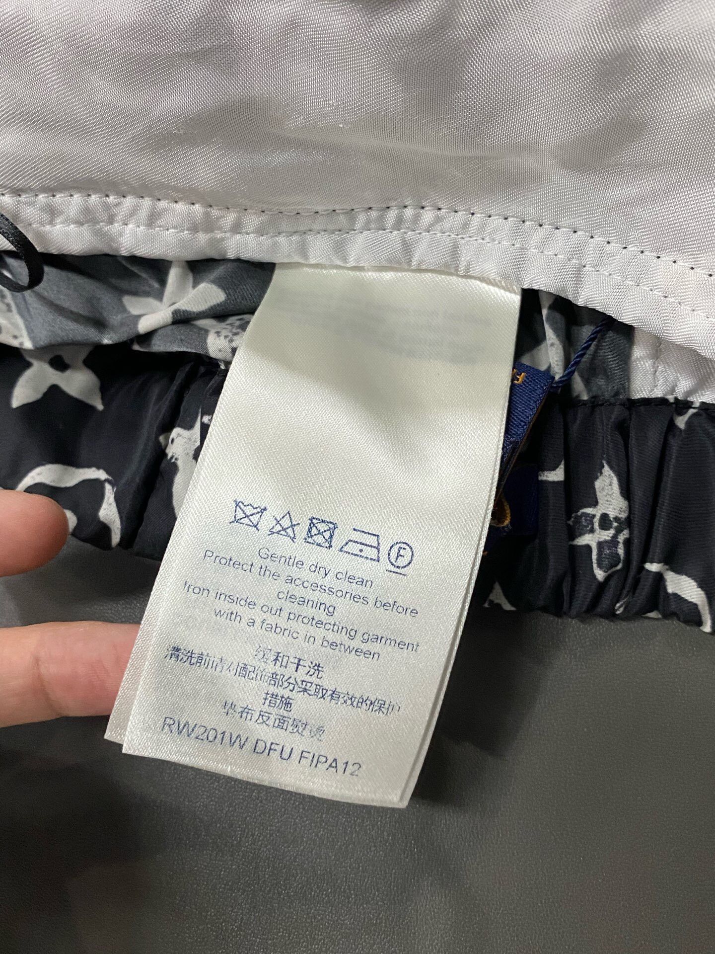 Louis Vuitton Louis Vuitton Monogram Print Shorts Size 38 Size 38" / US 16 / IT 52 - 6 Thumbnail