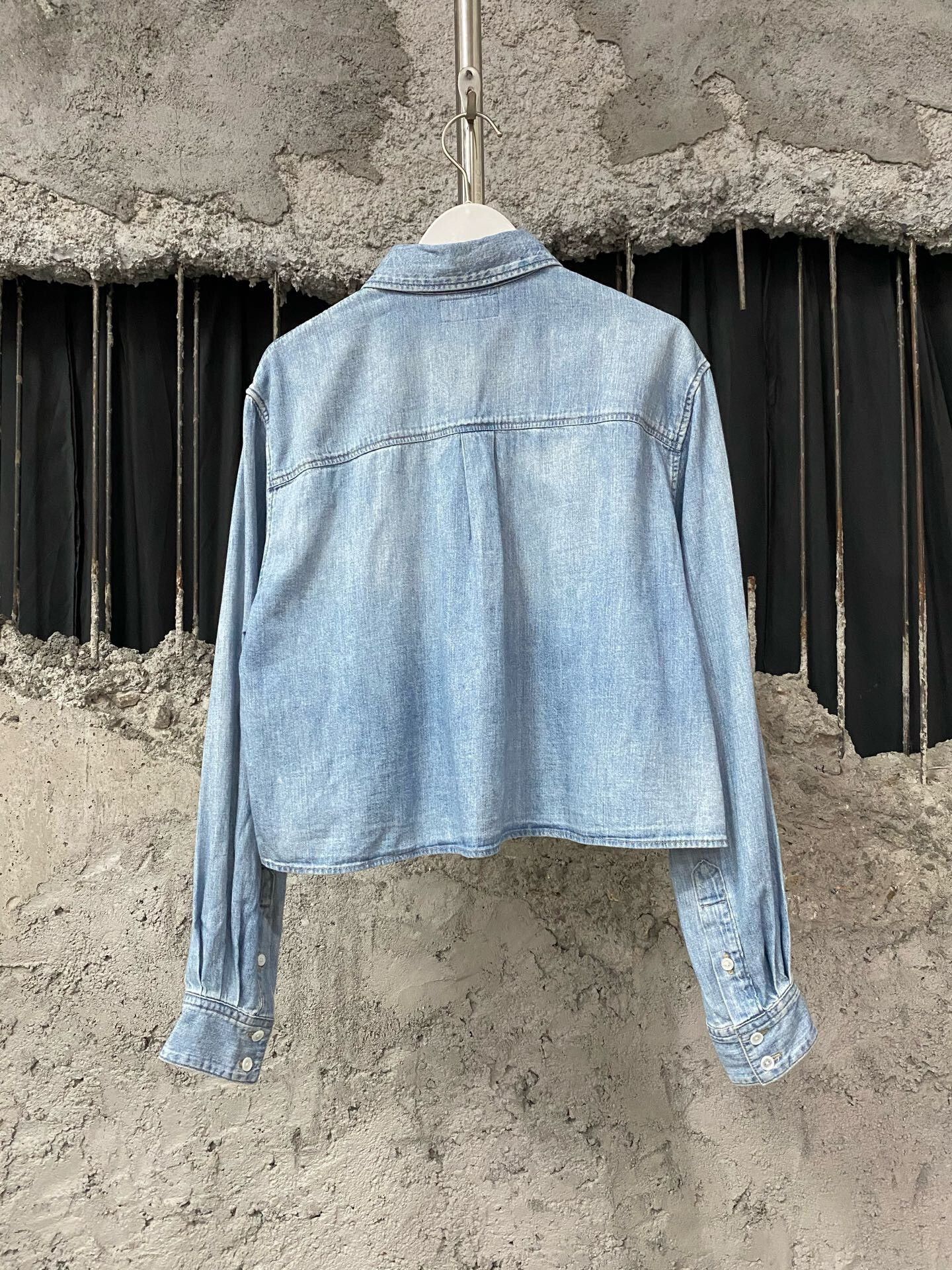 Celine celine denim shirt with cropped design Size XS / US 0-2 / IT 36-38 - 2 Thumbnail