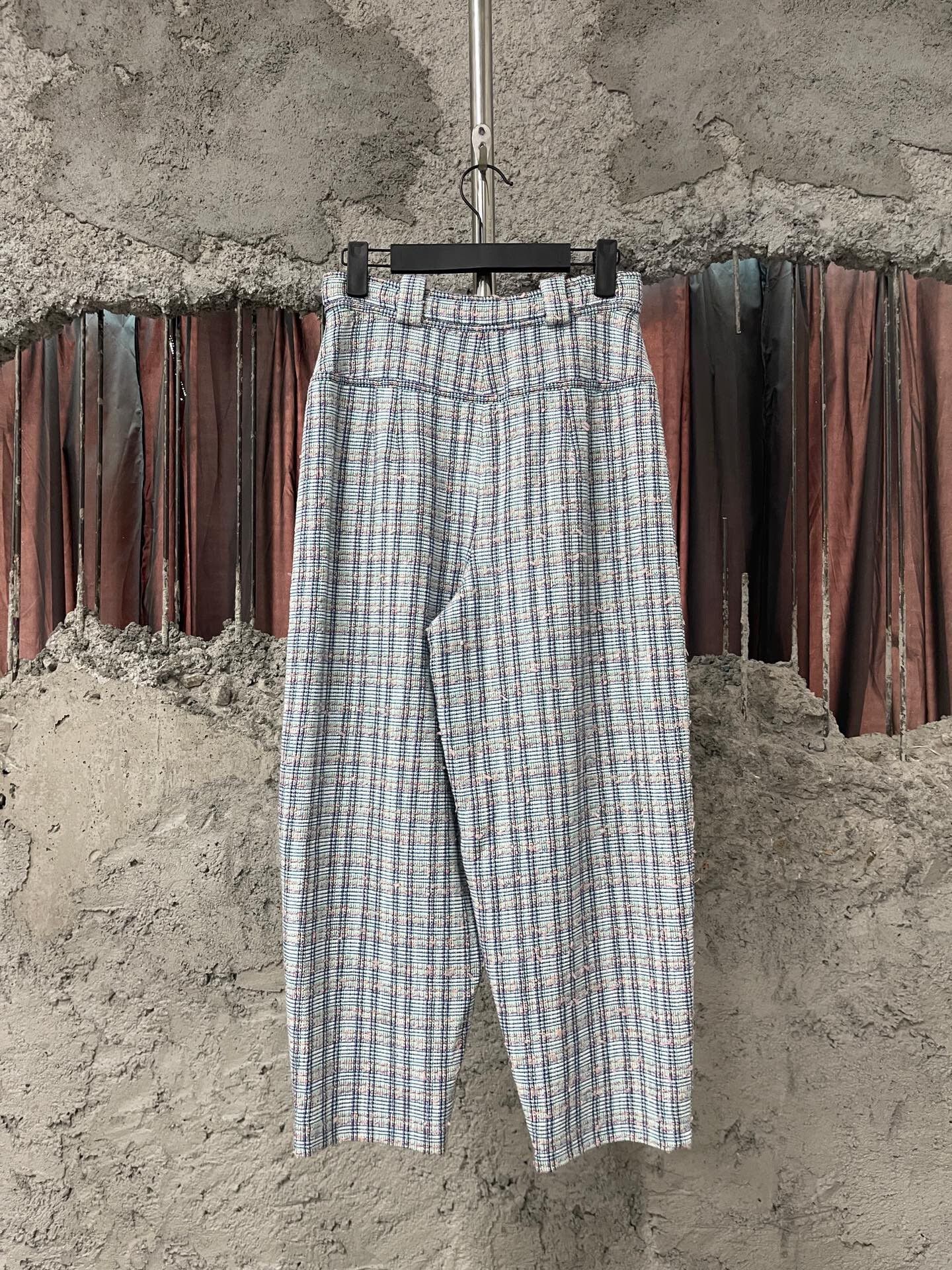 Chanel Chanel Plaid Carrot Pants Size 36 Size 36" / US 14 / IT 50 - 2 Thumbnail