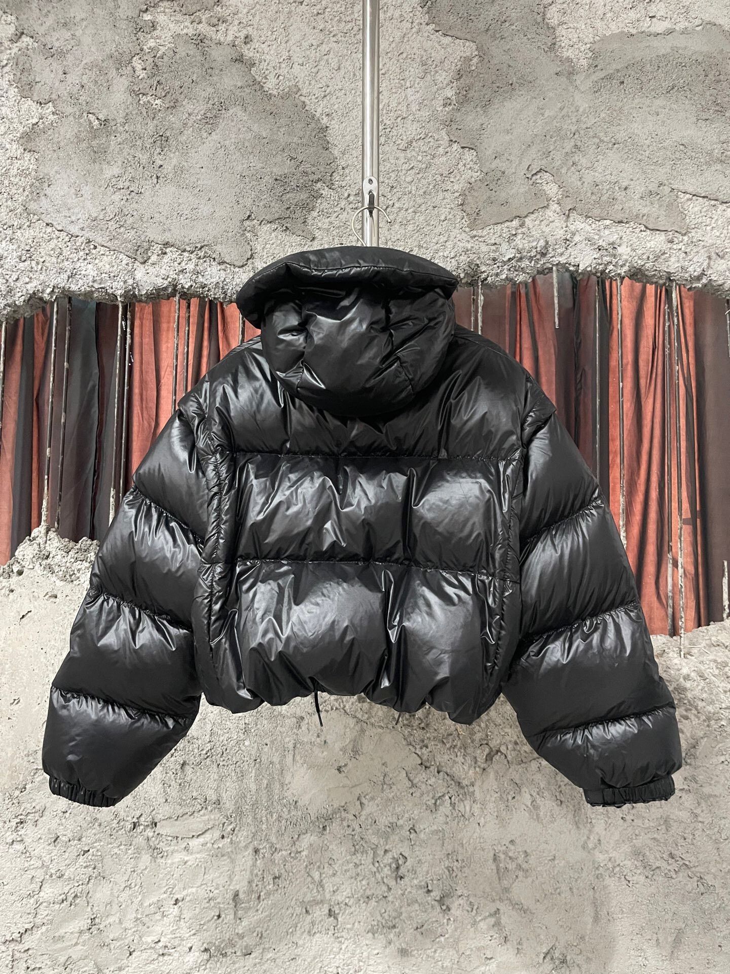 Prada black puffer jacket with detachable sleeves Size S / US 4 / IT 40 - 2 Thumbnail