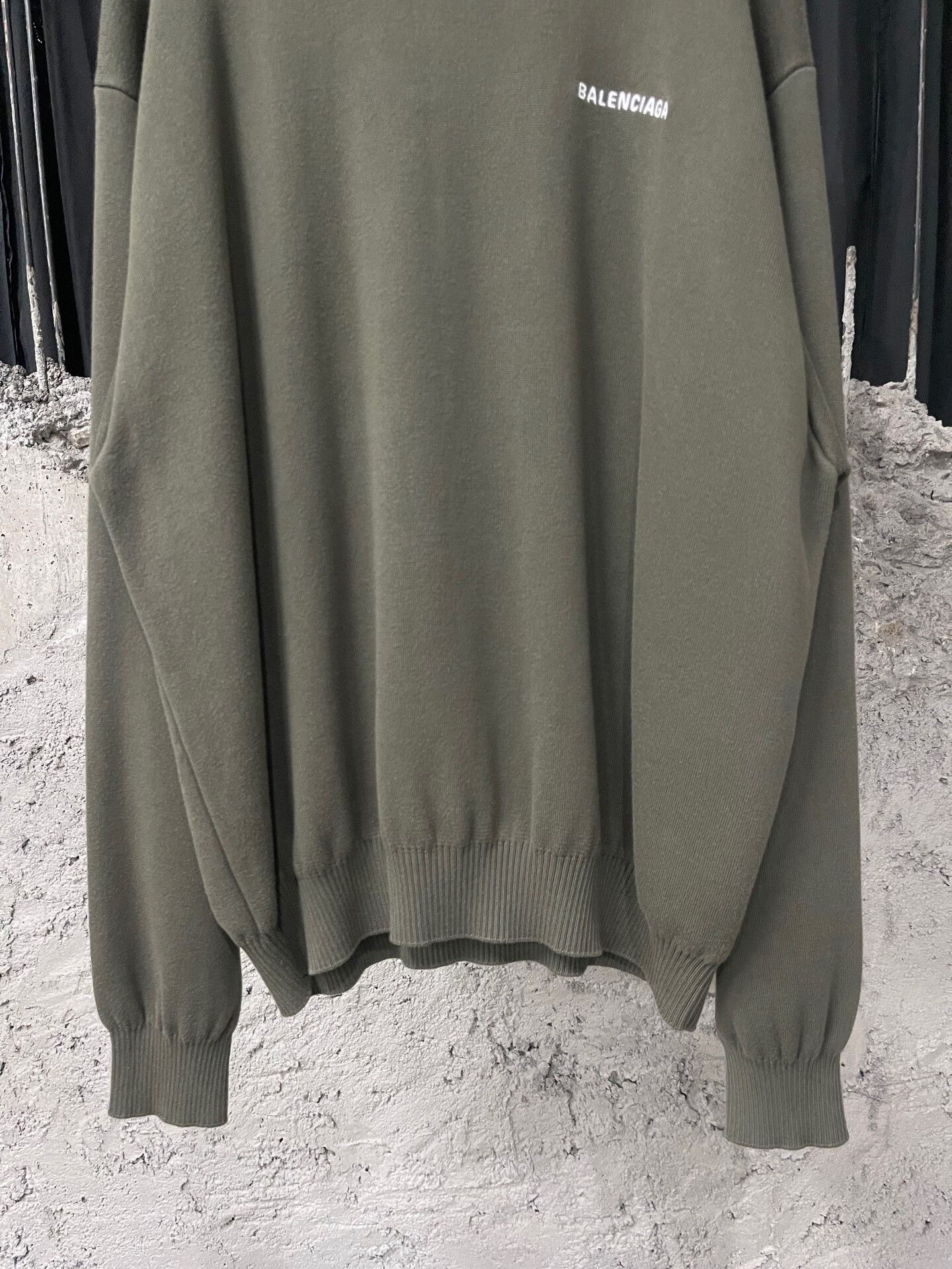 Balenciaga balenciaga khaki green logo sweatshirt Size US M / EU 48-50 / 2 - 4 Thumbnail