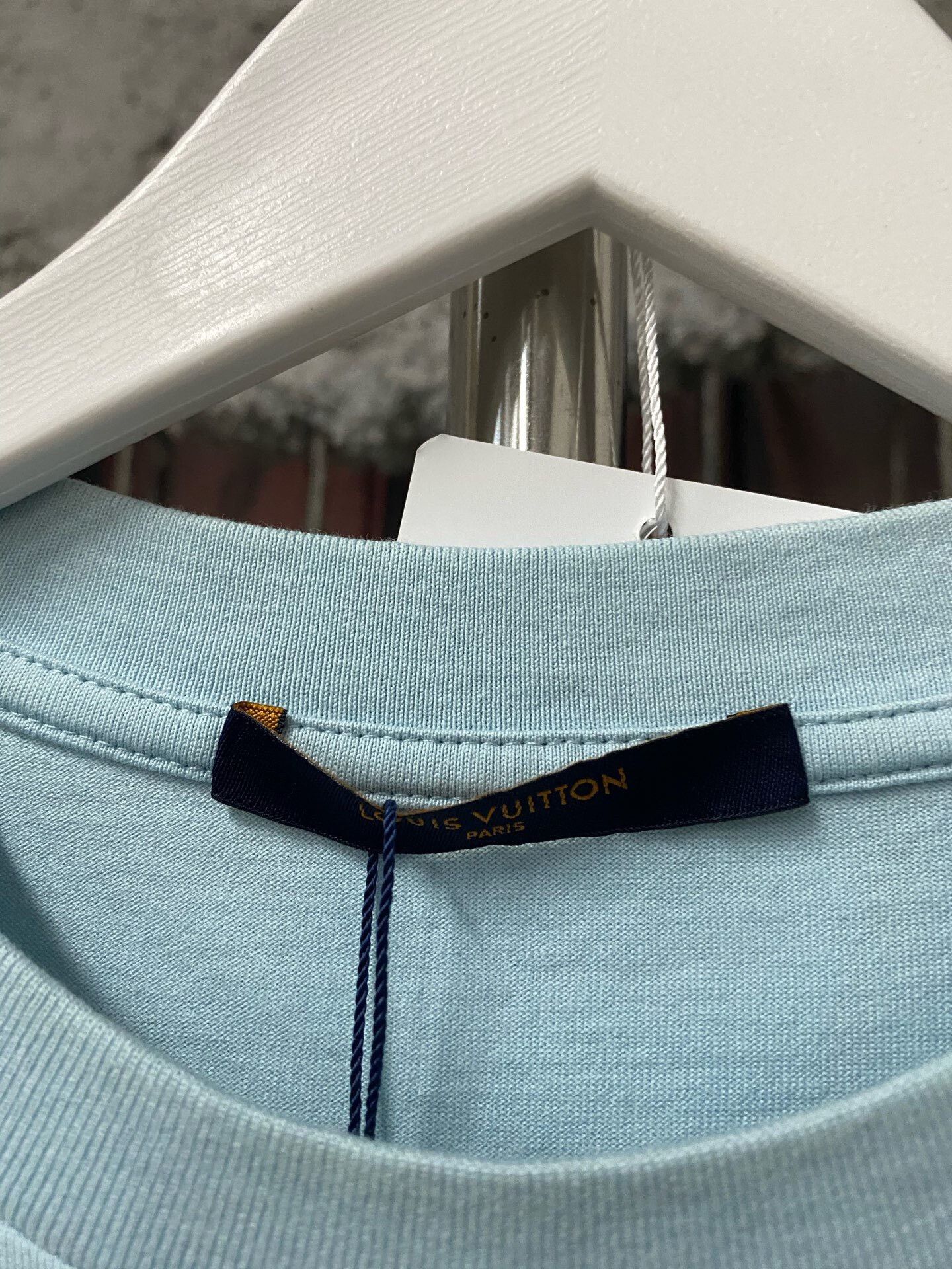 Louis Vuitton louis vuitton blue gradient short sleeve shirt Size S / US 4 / IT 40 - 5 Thumbnail