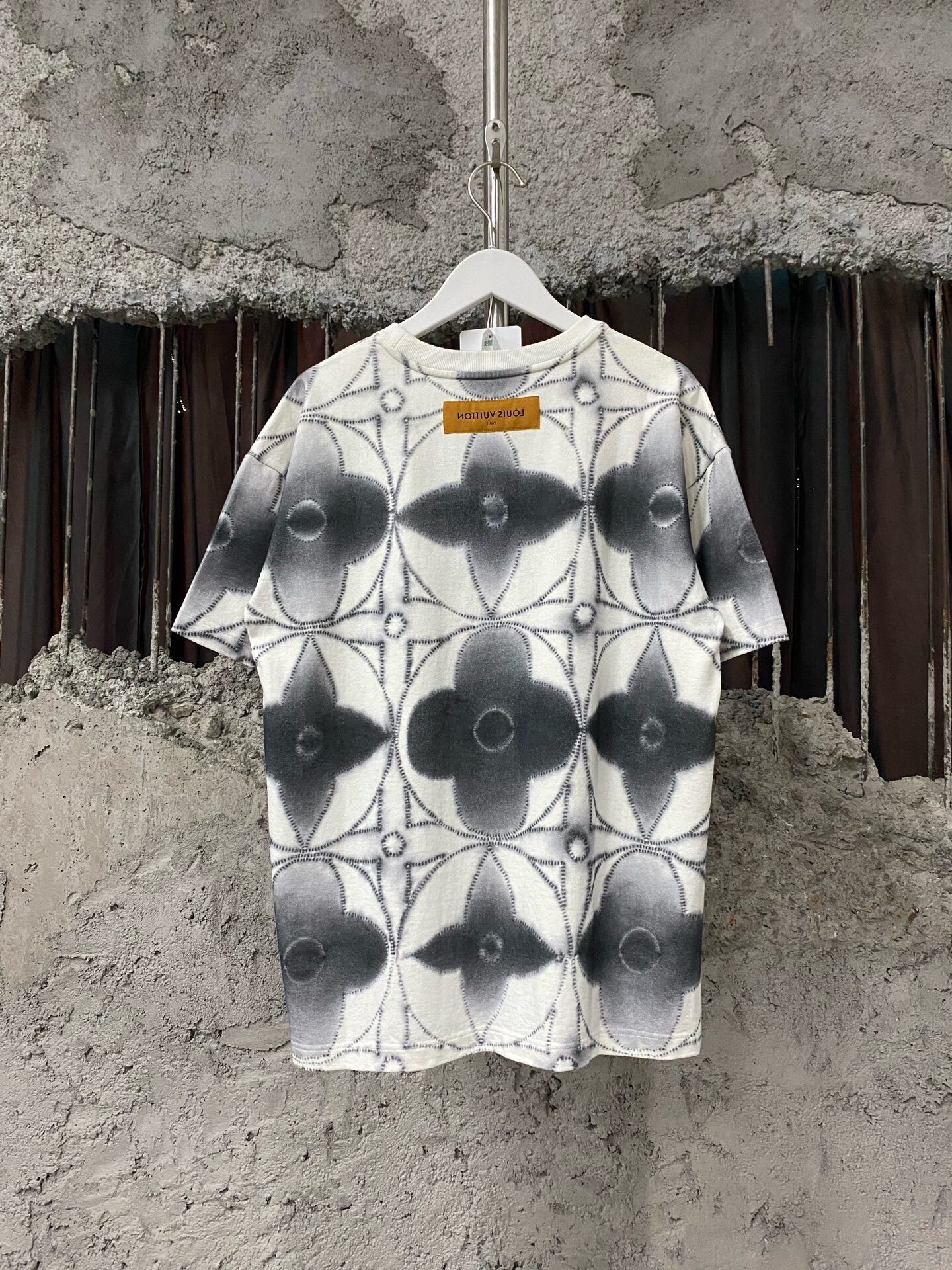 Louis Vuitton louis vuitton ink short sleeve shirt Size US XS / EU 42 / 0 - 2 Thumbnail