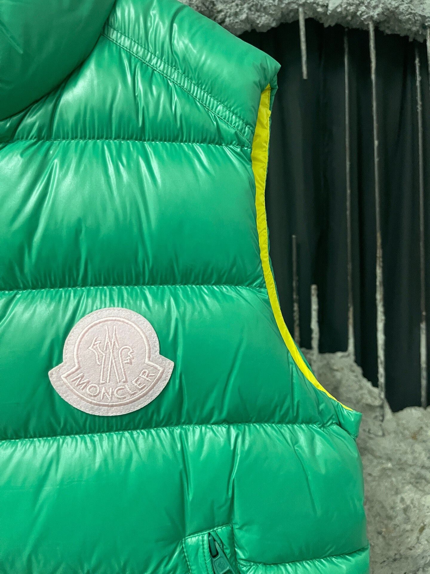 Moncler green puffer vest by Moncler Size US M / EU 48-50 / 2 - 5 Thumbnail