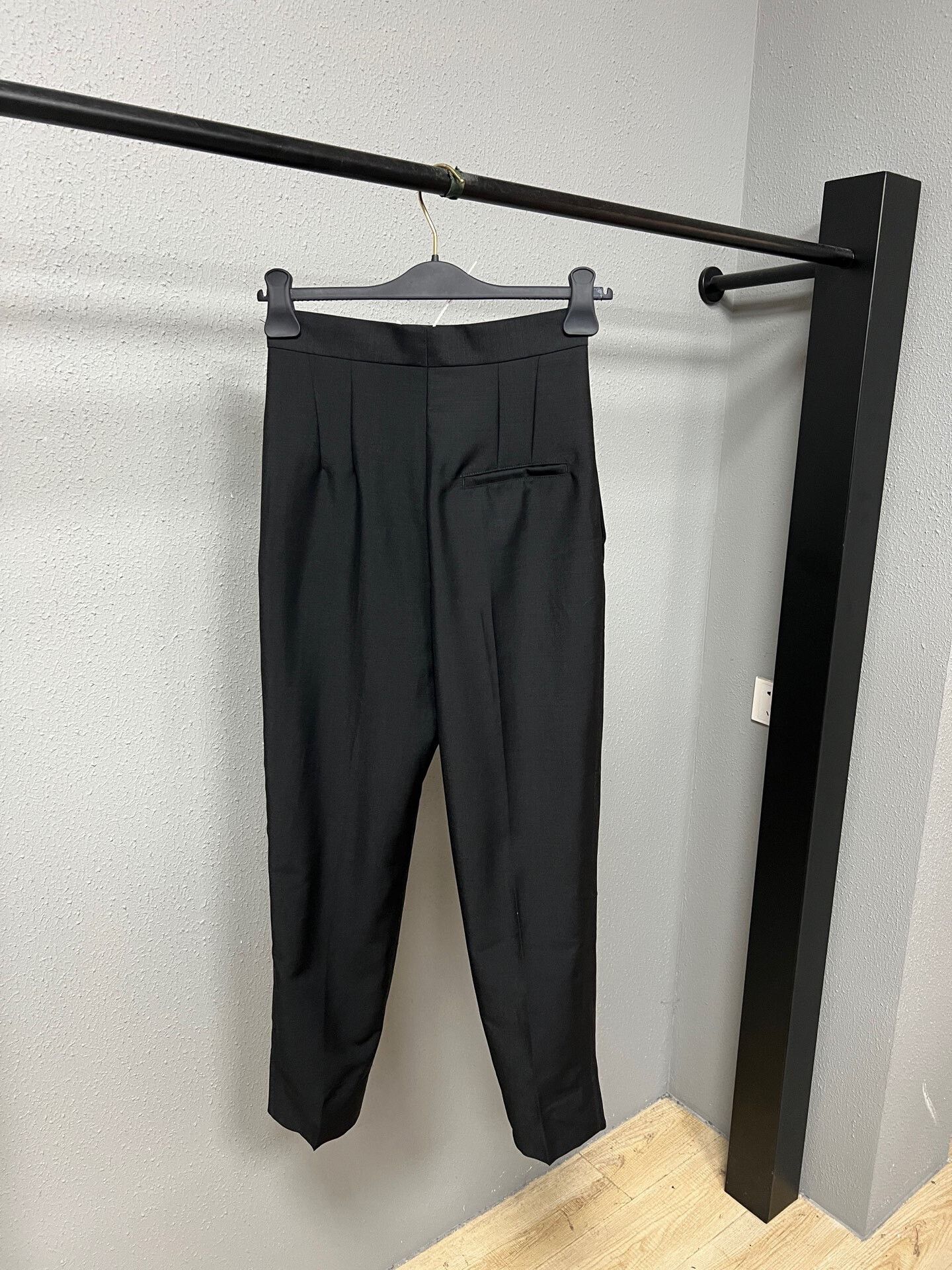 Celine old Celine black carrot pants size 34 Size 34" / US 12 / IT 48 - 2 Thumbnail