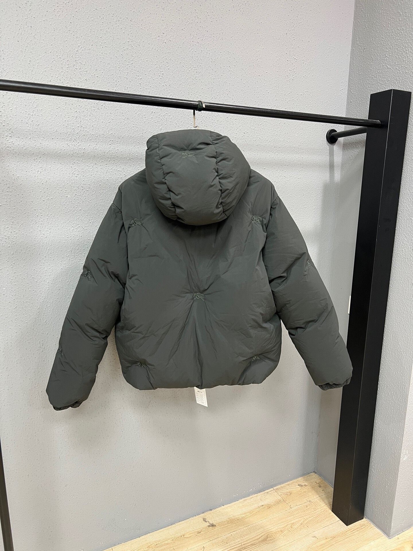 Burberry burberry new puffer jacket in gray Size US L / EU 52-54 / 3 - 2 Thumbnail