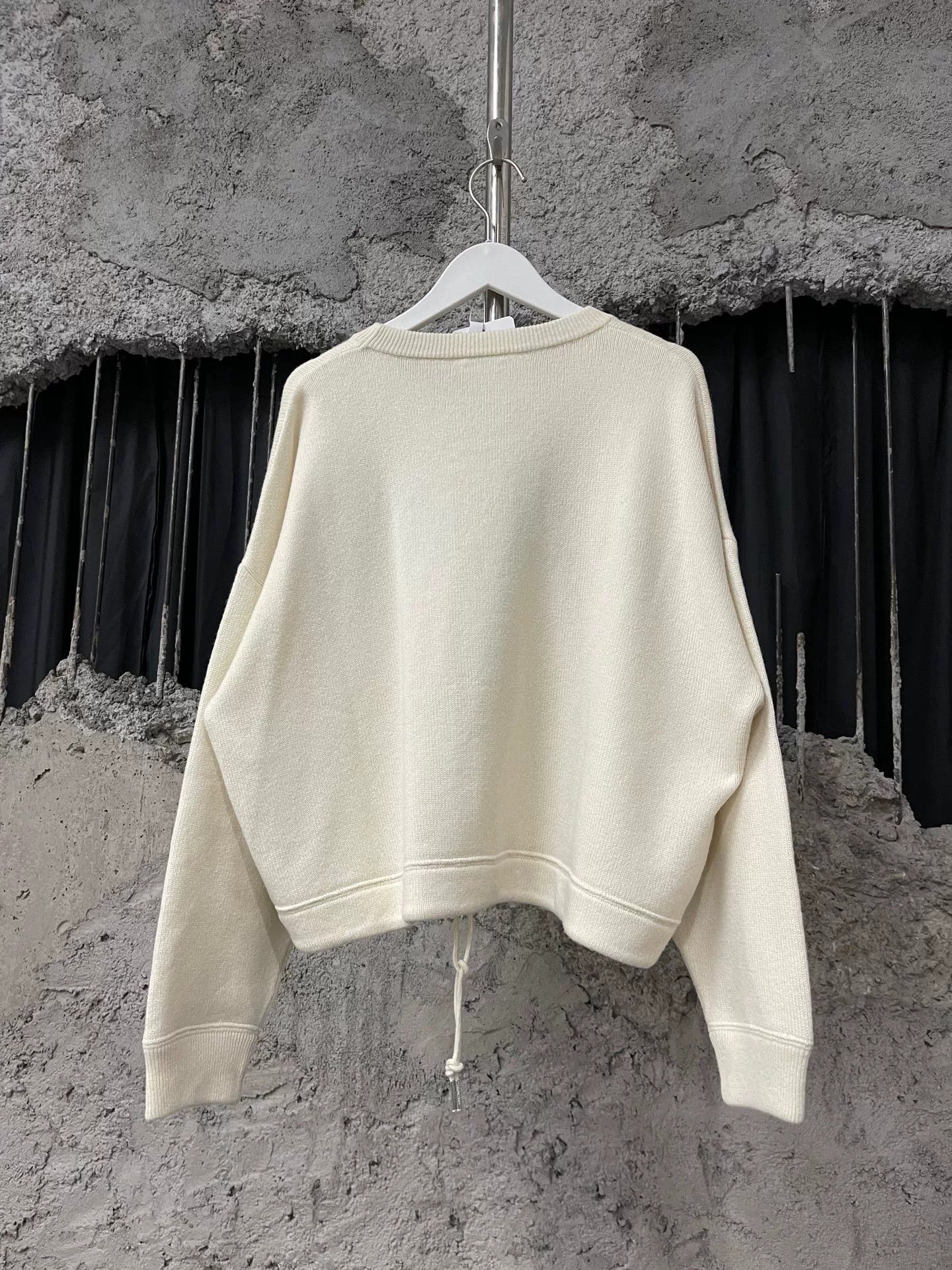 Celine celine logo cream sweatshirt in size small Size S / US 4 / IT 40 - 2 Thumbnail