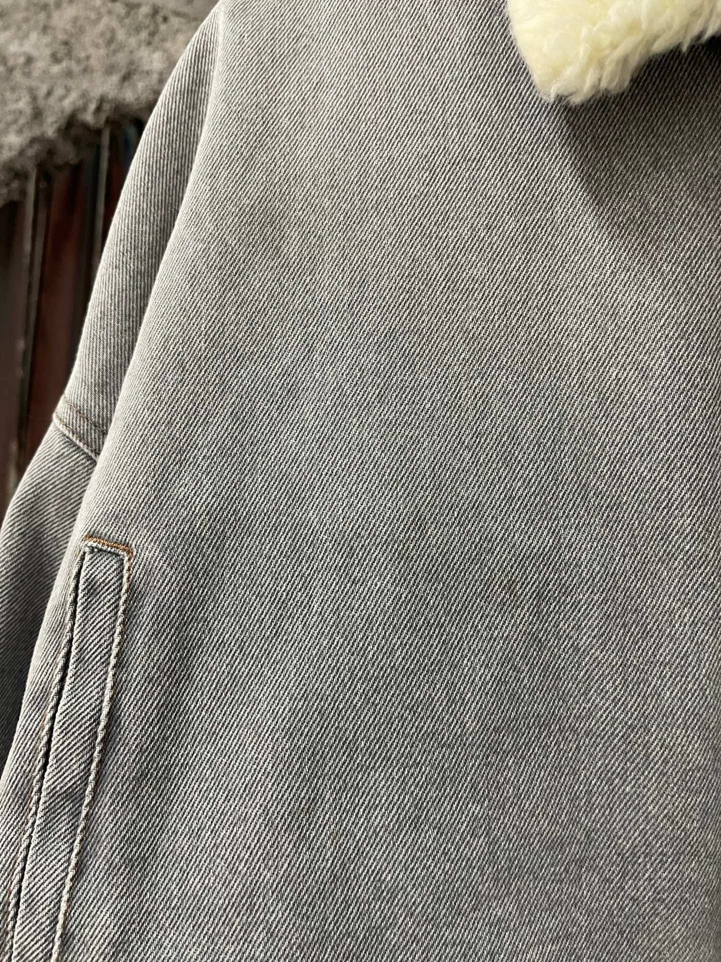 Miu Miu gray shearling collar denim jacket Size M / US 6-8 / IT 42-44 - 6 Thumbnail
