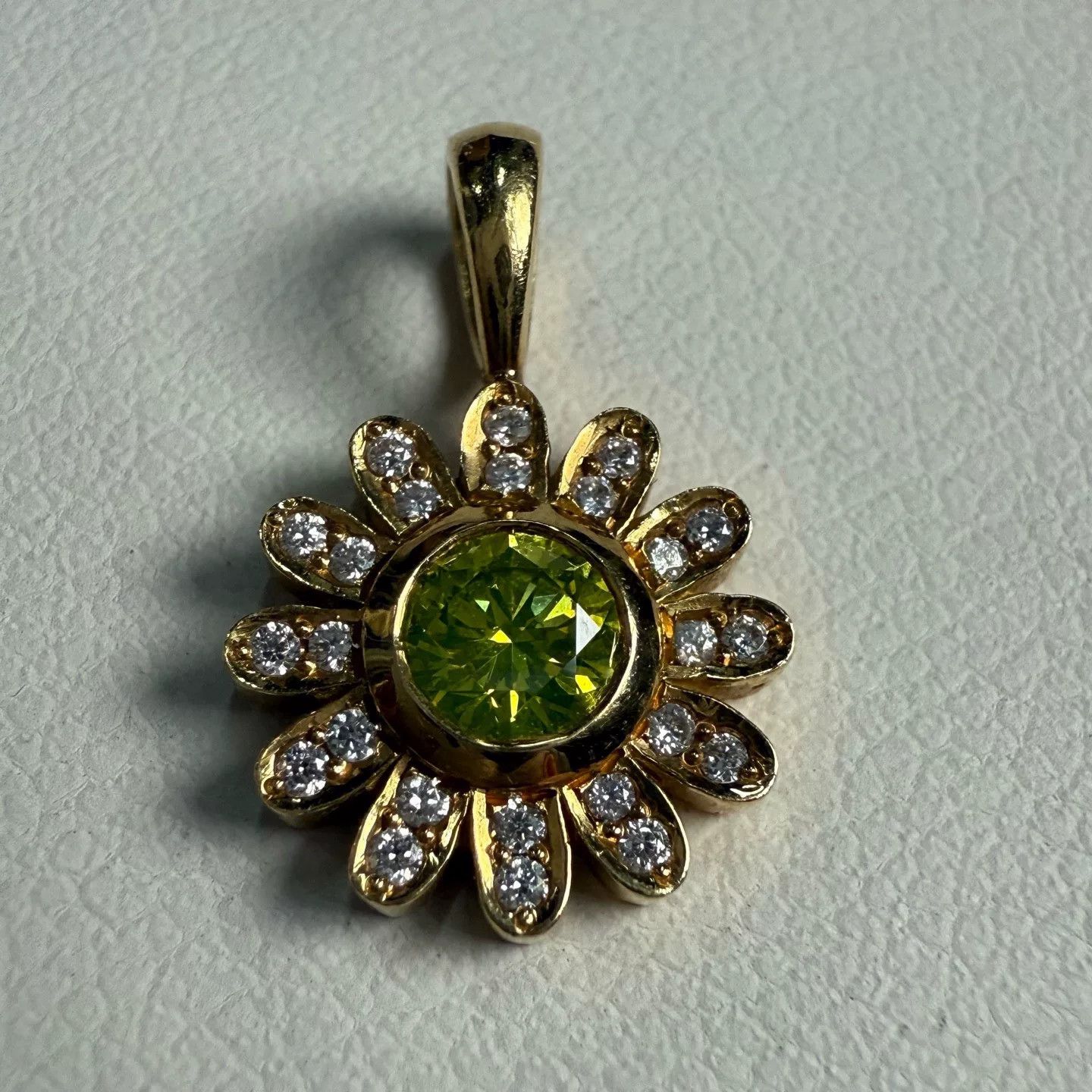 EYEFUNNY 18k Gold Diamond Daisy Pendant Size ONE SIZE - 3 Thumbnail