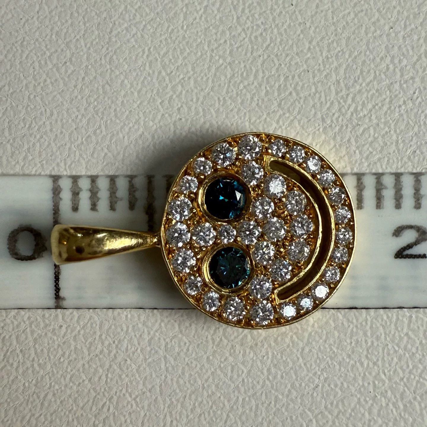 18k Gold Diamond Smiley Face Pendant