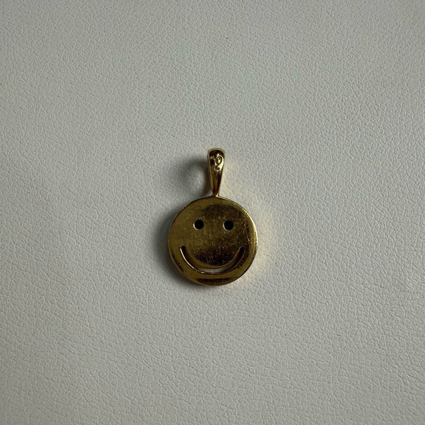 18k Gold Diamond Smiley Face Pendant