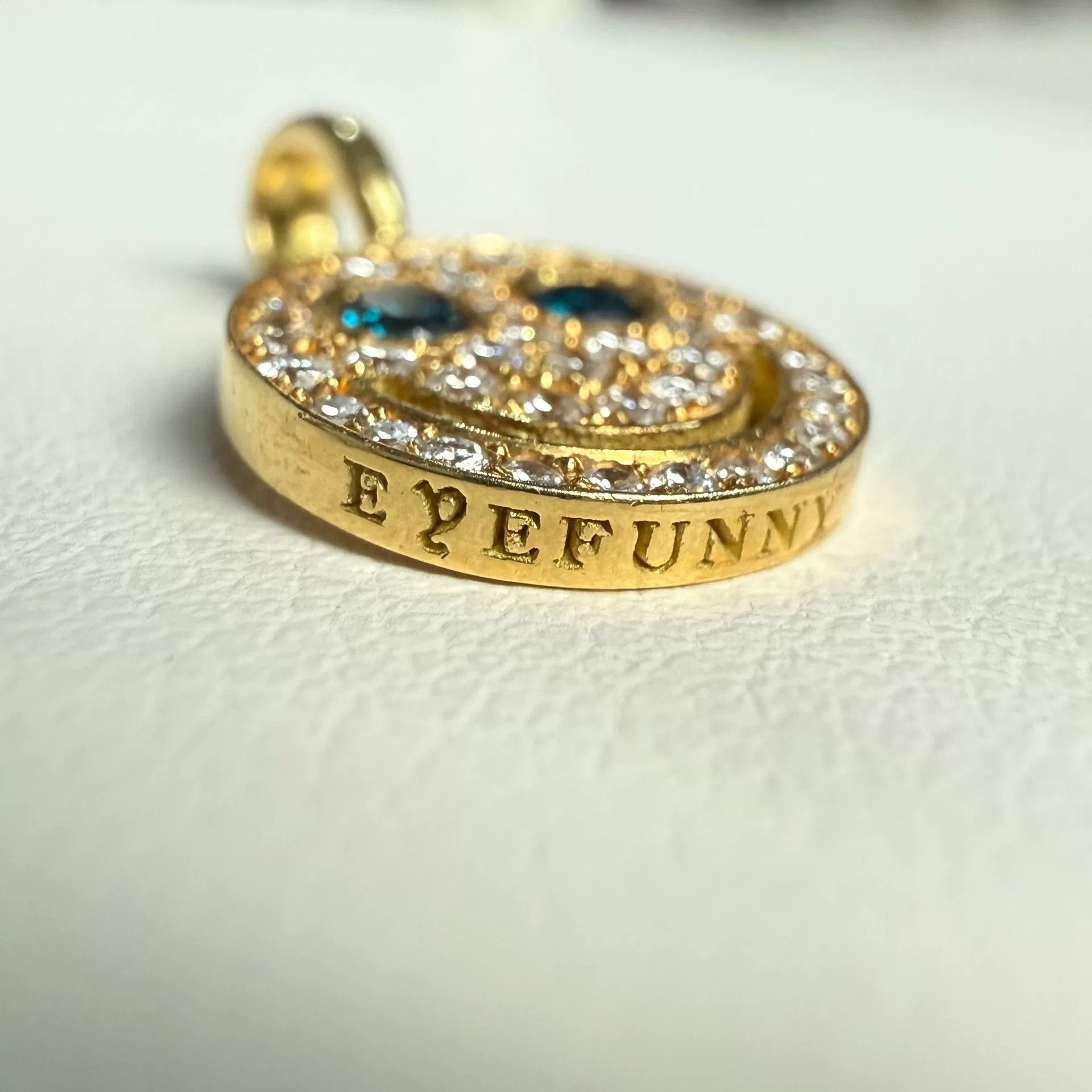 18k Gold Diamond Smiley Face Pendant
