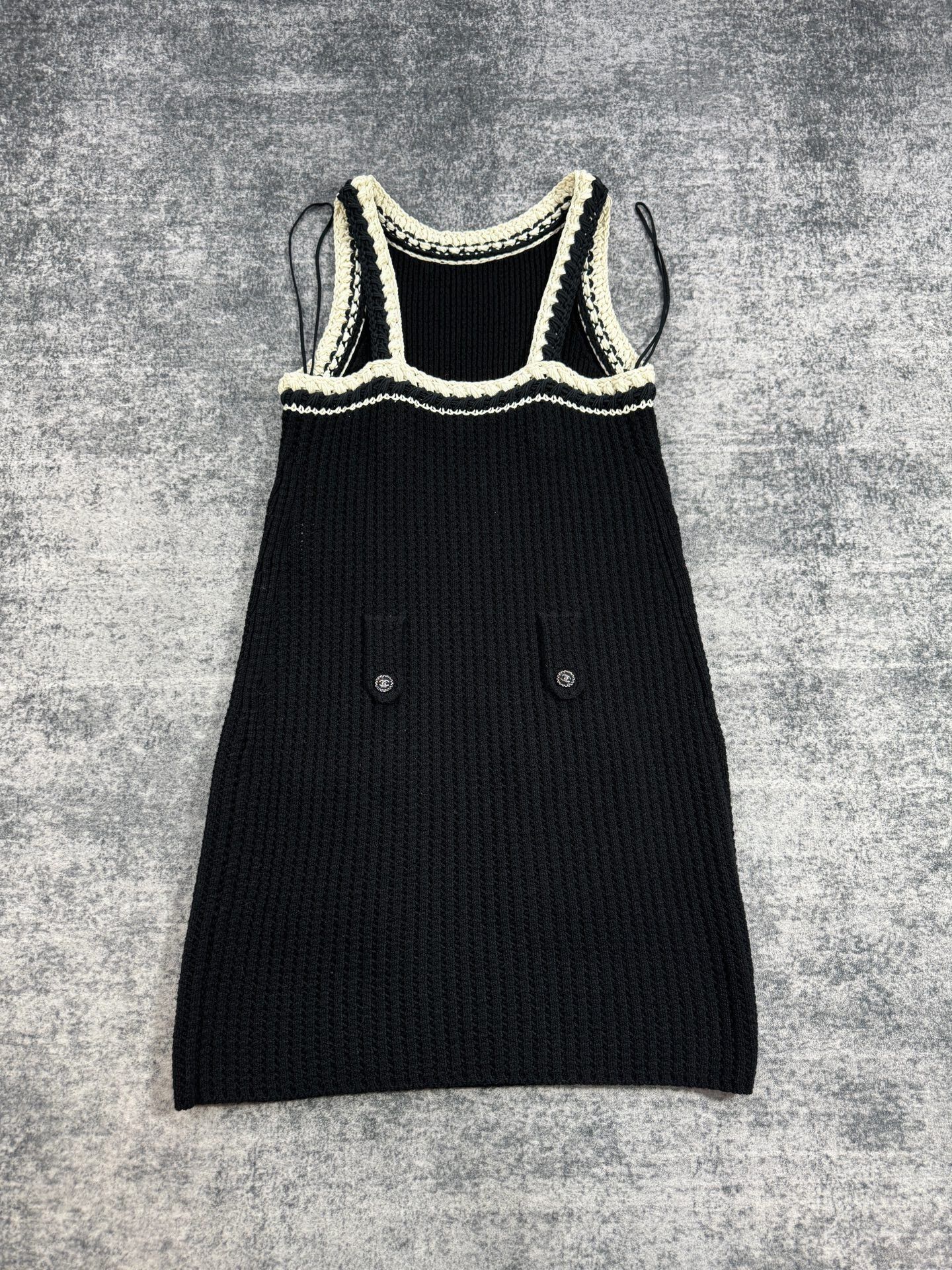 Chanel Chanel Black and White Knit Dress Size XS / US 0-2 / IT 36-38 - 2 Thumbnail