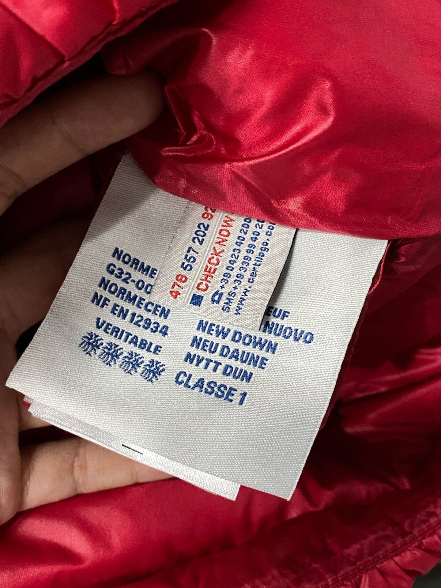 Moncler red moncler down vest for layering Size US M / EU 48-50 / 2 - 6 Thumbnail