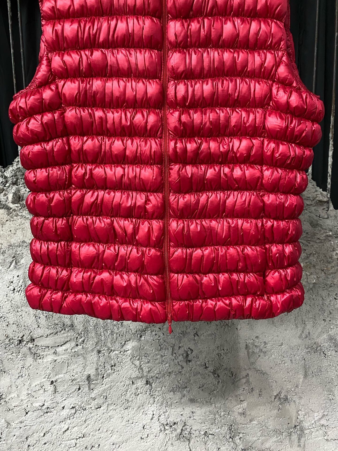 Moncler red moncler down vest for layering Size US M / EU 48-50 / 2 - 4 Thumbnail