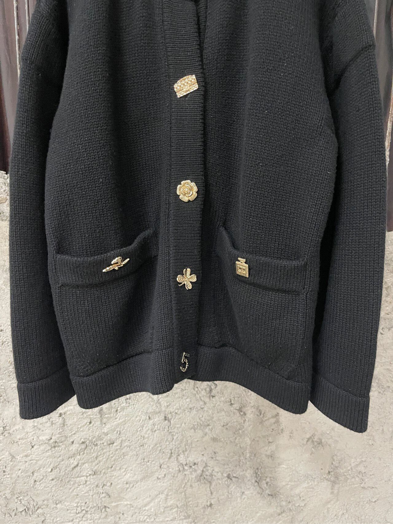 Chanel Chanel Wool Cardigan in Excellent Condition Size XS / US 0-2 / IT 36-38 - 4 Thumbnail
