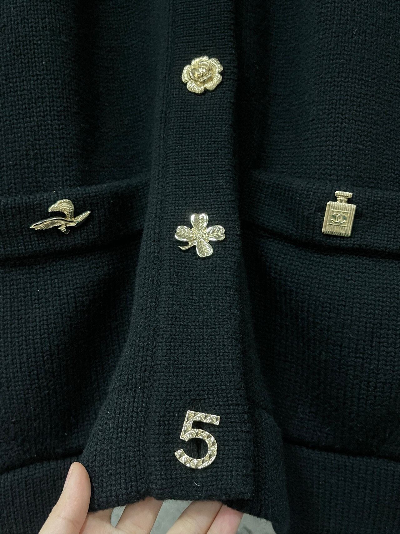 Chanel Chanel Wool Cardigan in Excellent Condition Size XS / US 0-2 / IT 36-38 - 5 Thumbnail