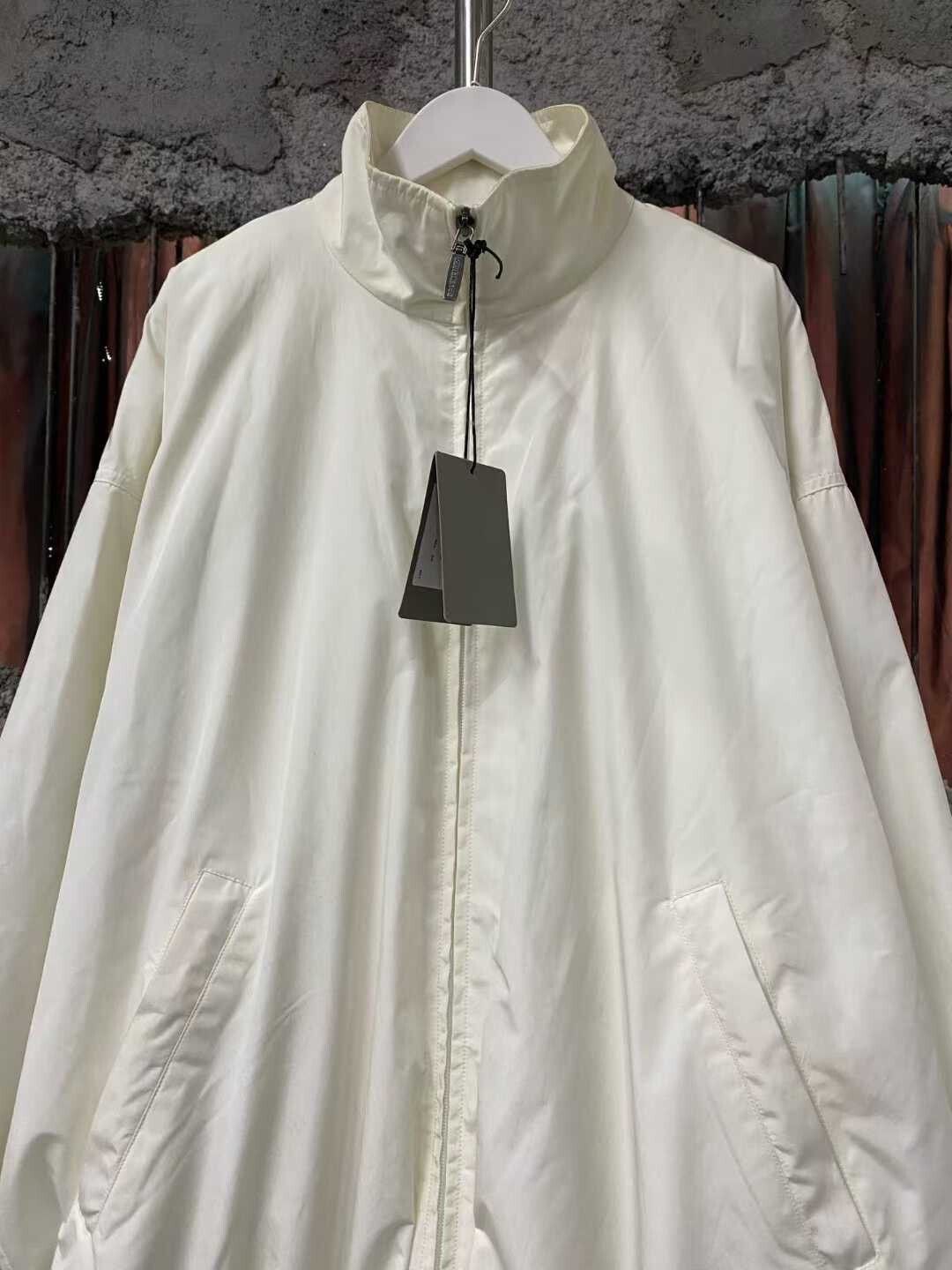 Balenciaga Balenciaga White Embroidered Logo Fleece Jacket Size XS / US 0-2 / IT 36-38 - 2 Thumbnail