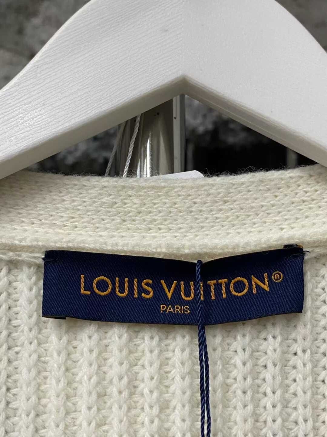 Louis Vuitton Louis Vuitton Floral Knit Cardigan in White Size L / US 10 / IT 46 - 5 Thumbnail