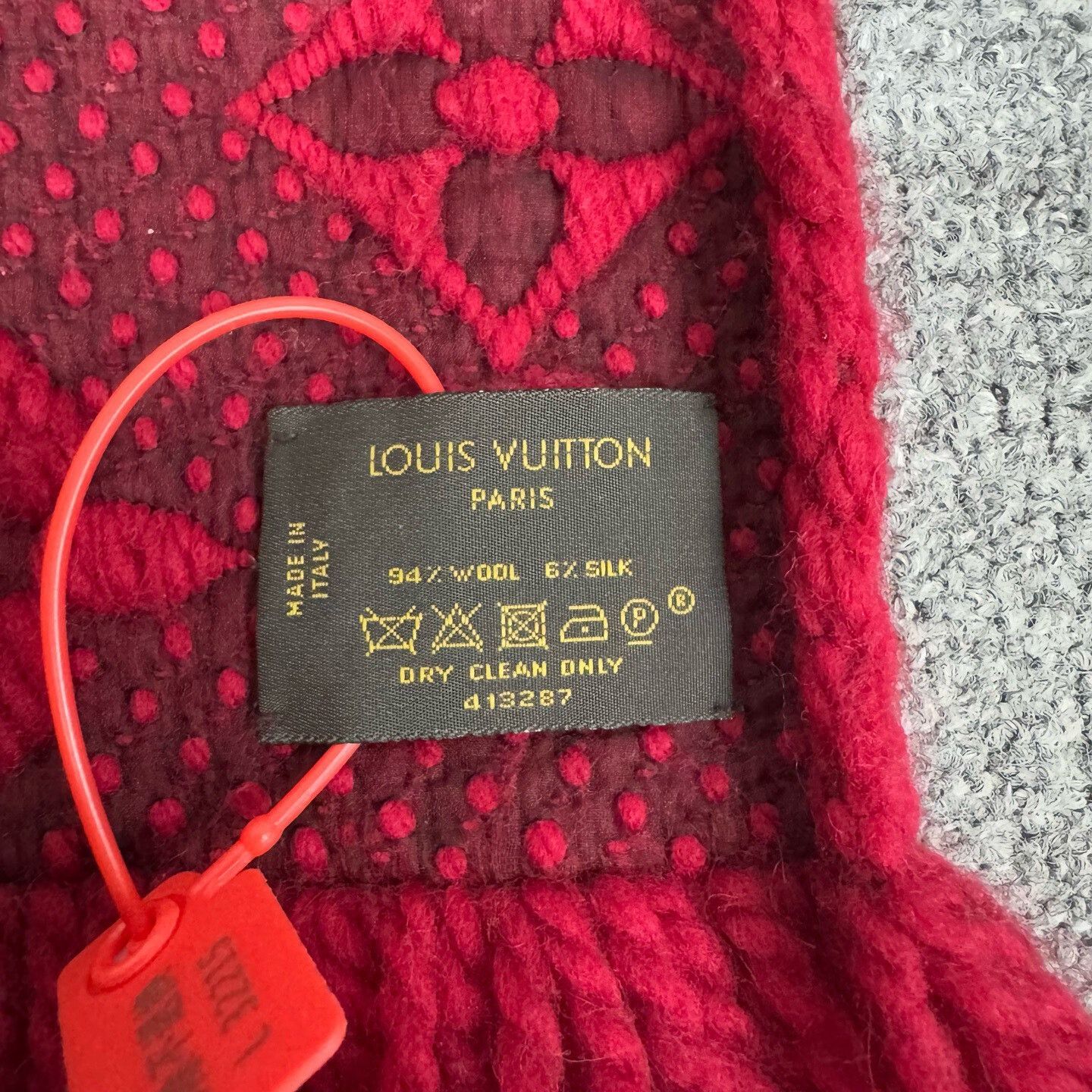 Louis Vuitton louis vuitton red wool logo scarf Size ONE SIZE - 4 Thumbnail