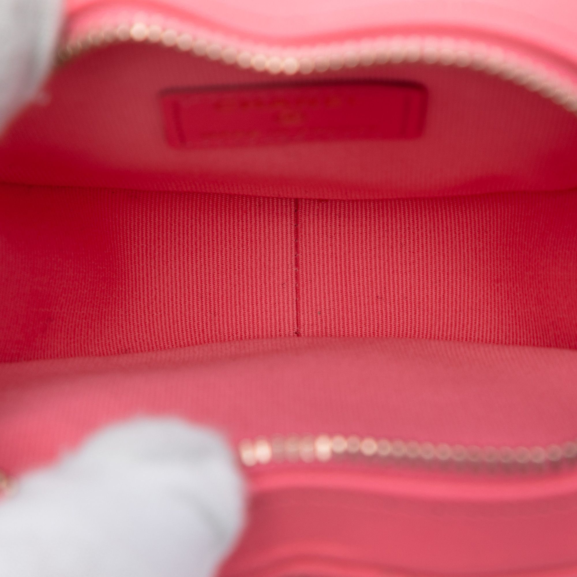 Chanel Chanel Mini Lambskin CC in Love Heart Crossbody Size ONE SIZE - 4 Thumbnail