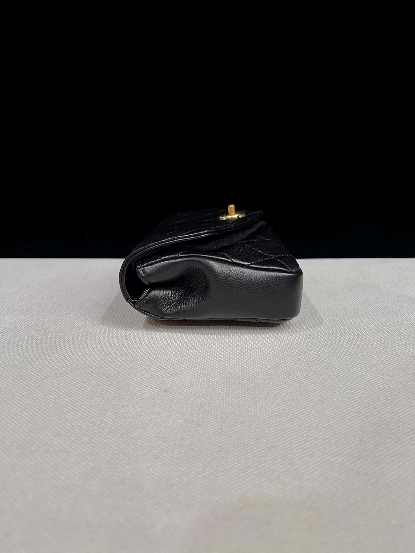 Chanel Pre-loved Bag Very good condition Size ONE SIZE - 4 Thumbnail