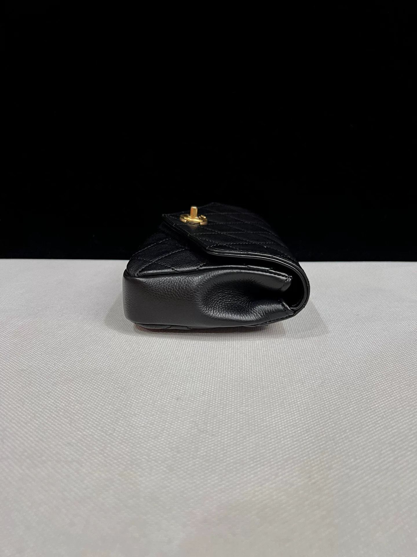 Chanel Pre-loved Bag Very good condition Size ONE SIZE - 5 Thumbnail