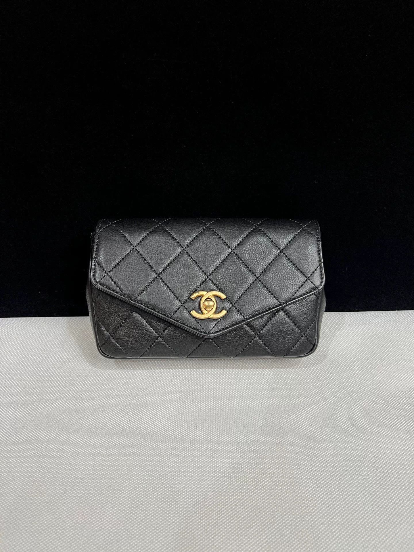 Chanel Pre-loved Bag Very good condition Size ONE SIZE - 2 Thumbnail