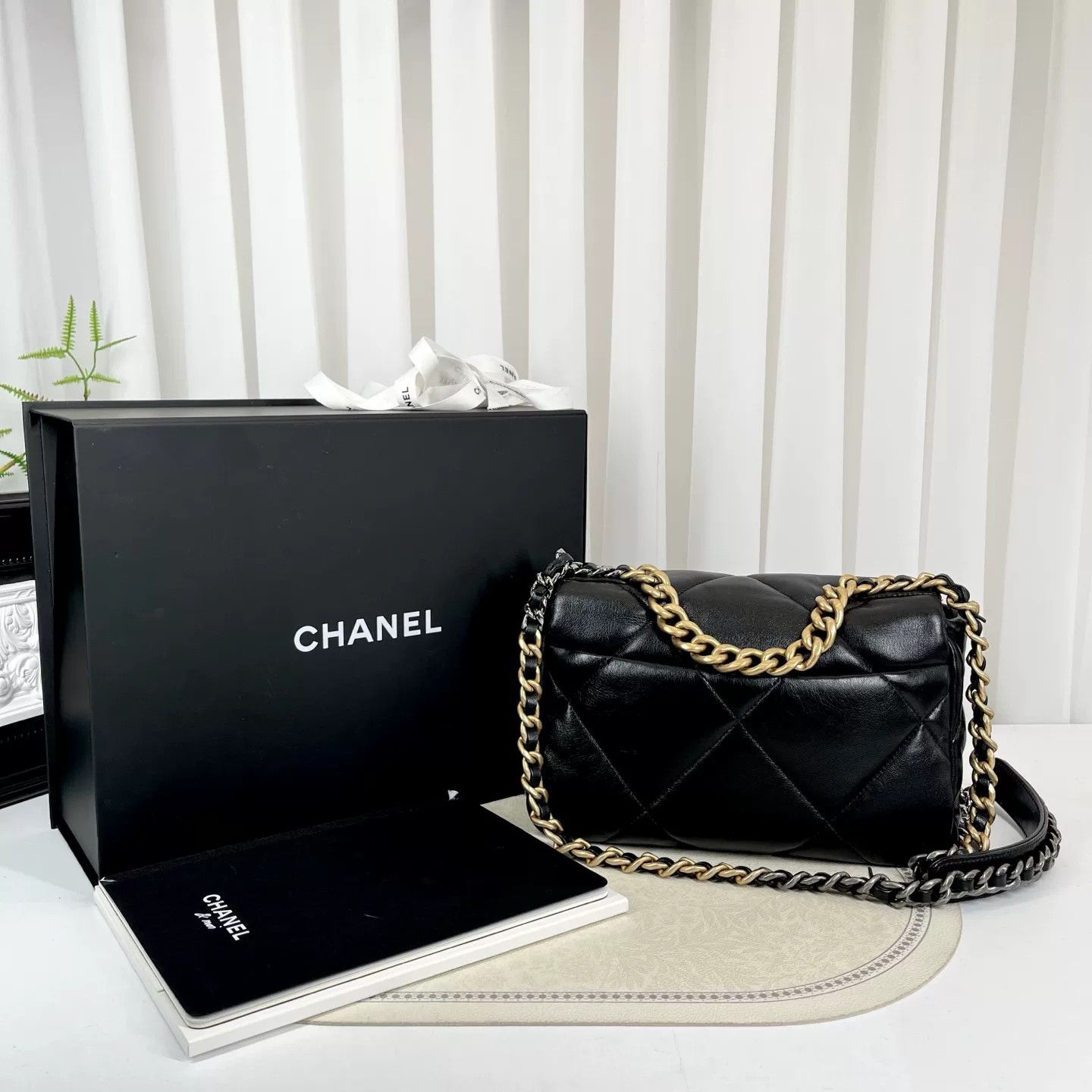Chanel Pre-loved Bag Very good condition Size ONE SIZE - 2 Thumbnail