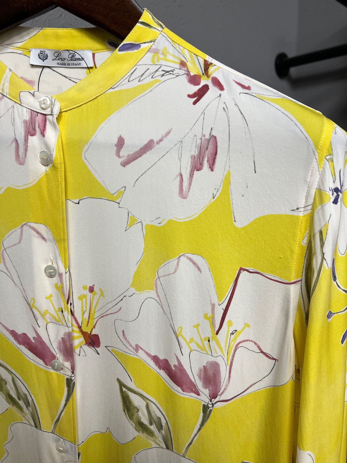 Loro Piana Loro Piana Silk Floral Shirt Size 40 Size M / US 6-8 / IT 42-44 - 4 Thumbnail