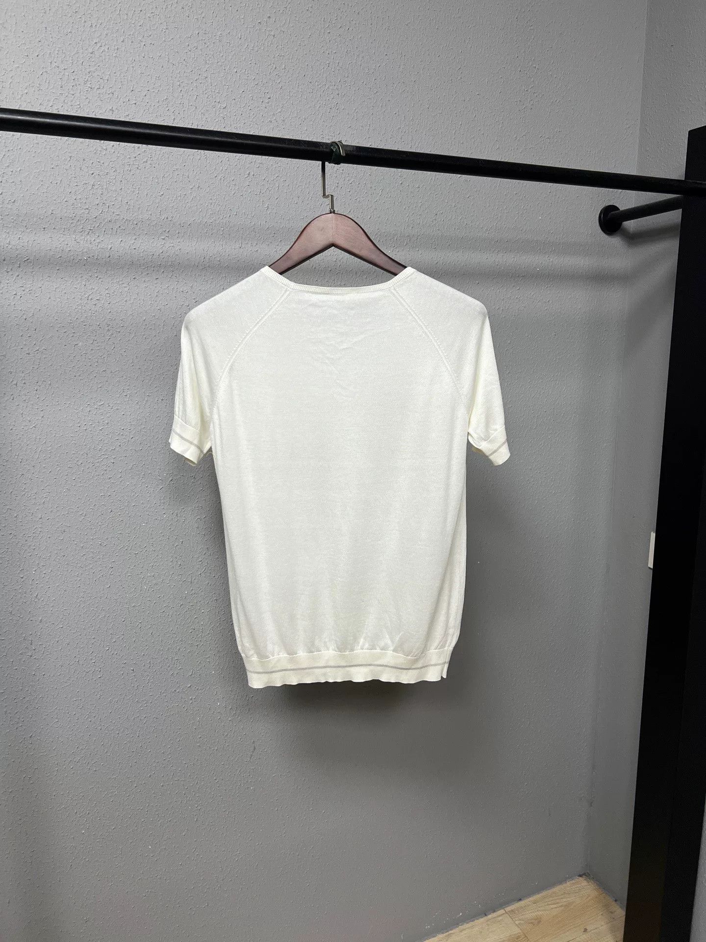 Loro Piana Loro Piana White Floral Embroidery Short Sleeve Size L / US 10 / IT 46 - 2 Thumbnail