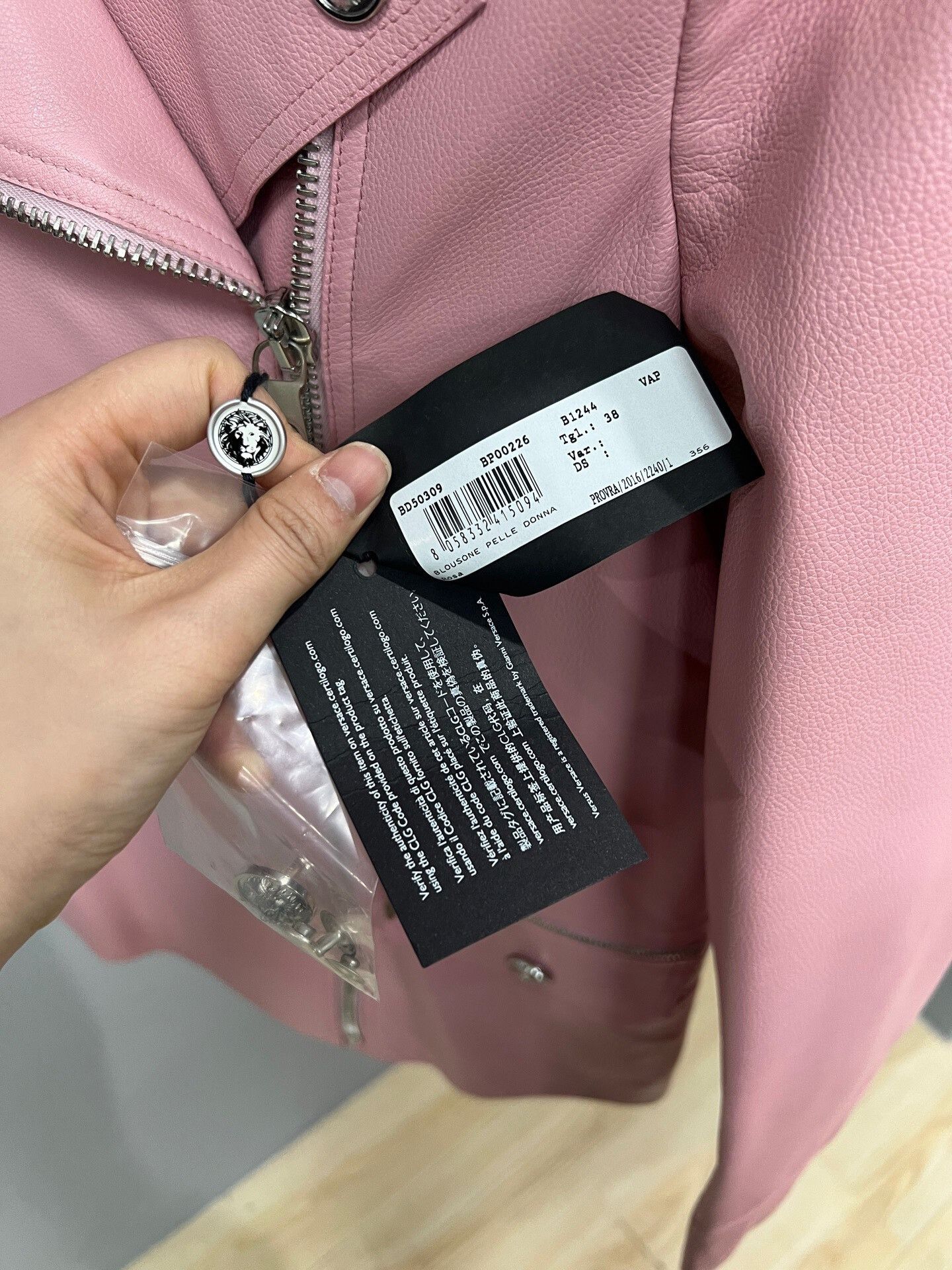 Versace pink leather jacket by Versace Size M / US 6-8 / IT 42-44 - 5 Thumbnail