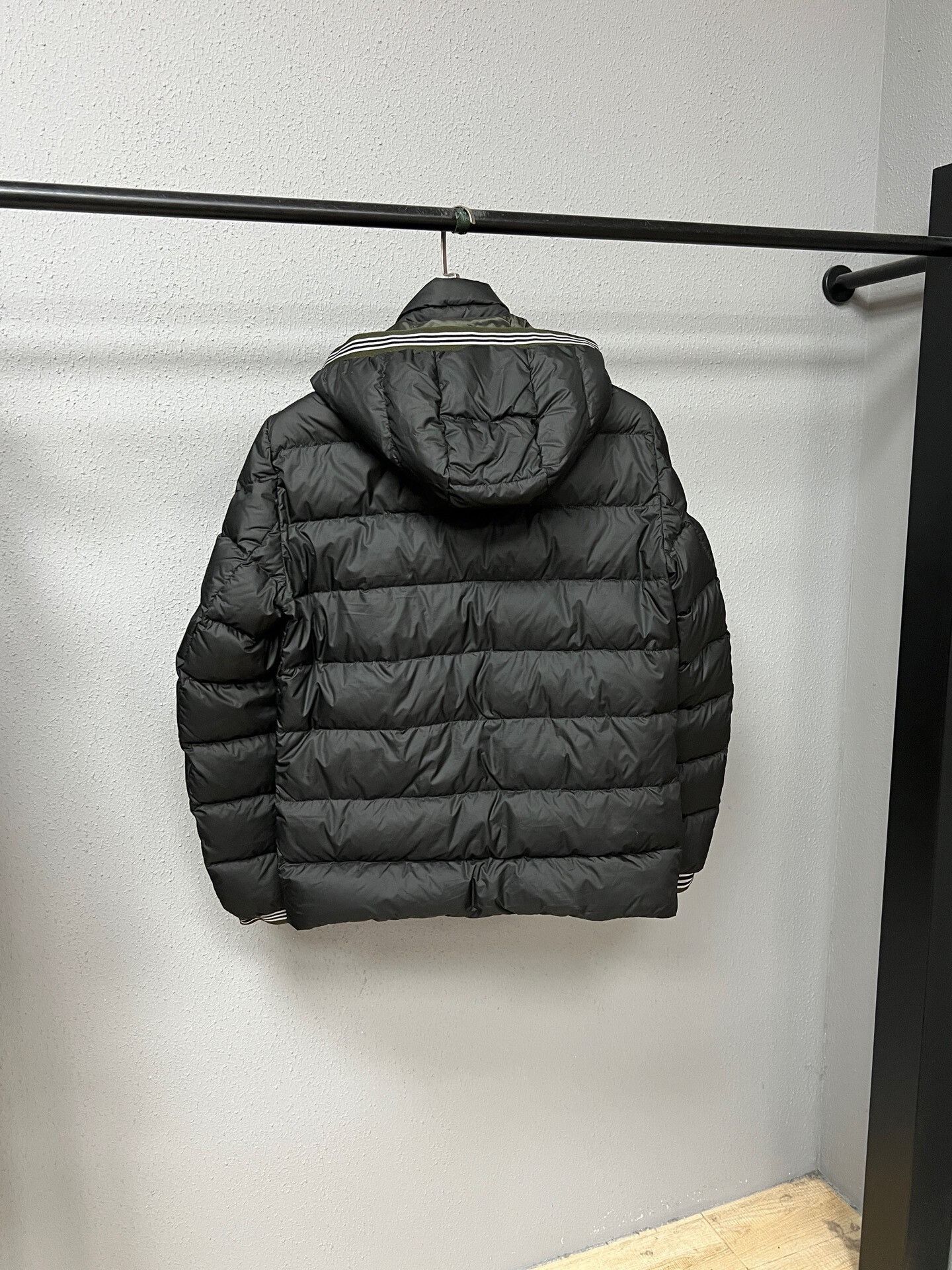 Moncler moncler hooded down jacket size 3 Size US L / EU 52-54 / 3 - 2 Thumbnail