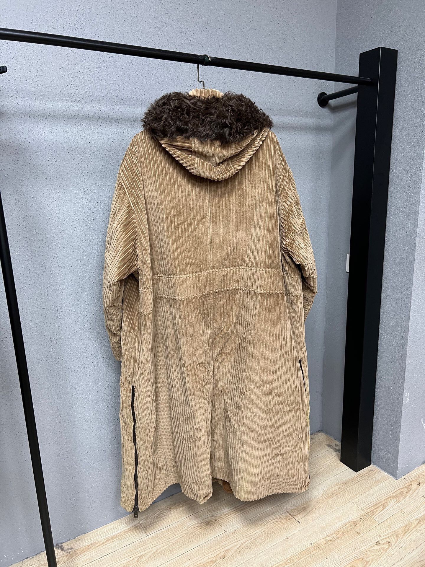 Dolce & Gabbana beige wool coat with fur collar Size US XXL / EU 58 / 5 - 2 Thumbnail