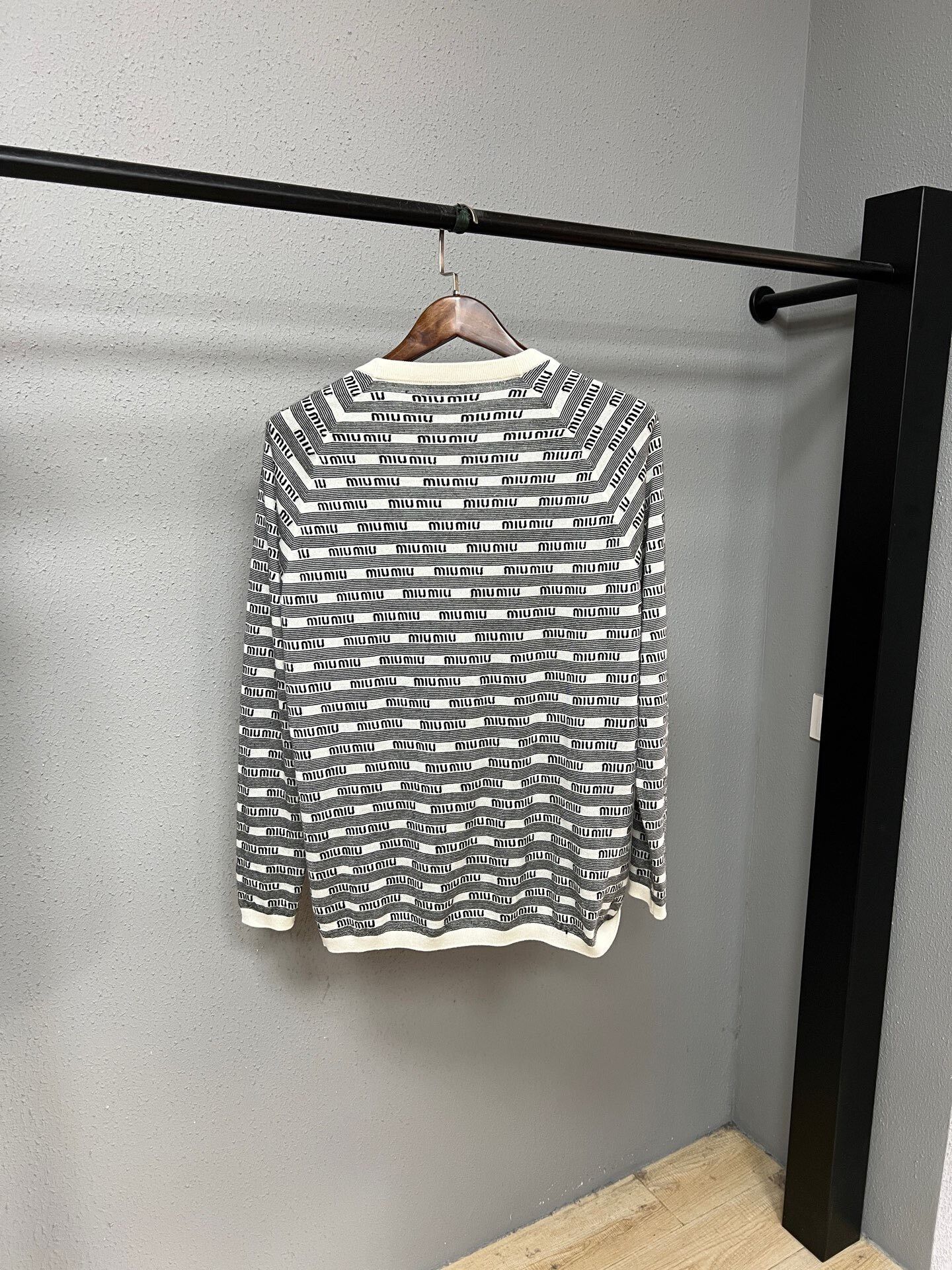 Miu Miu miu miu black and white printed cardigan Size M / US 6-8 / IT 42-44 - 2 Thumbnail