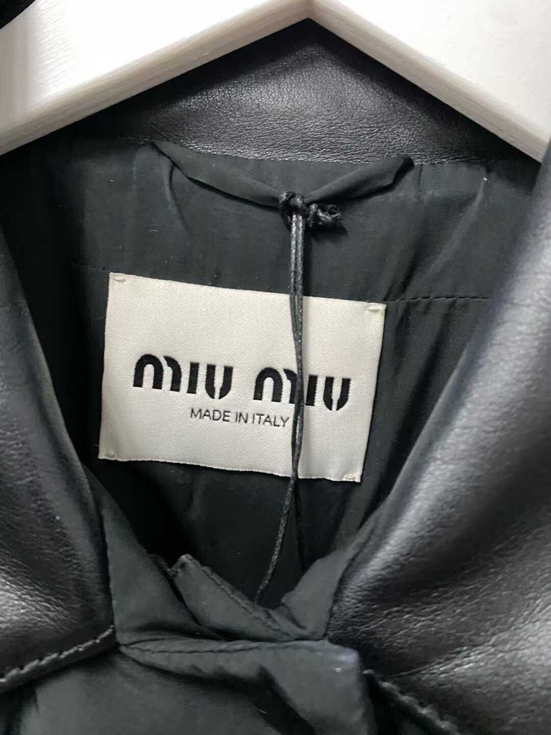 Miu Miu black puffer coat with leather collar Size S / US 4 / IT 40 - 6 Thumbnail