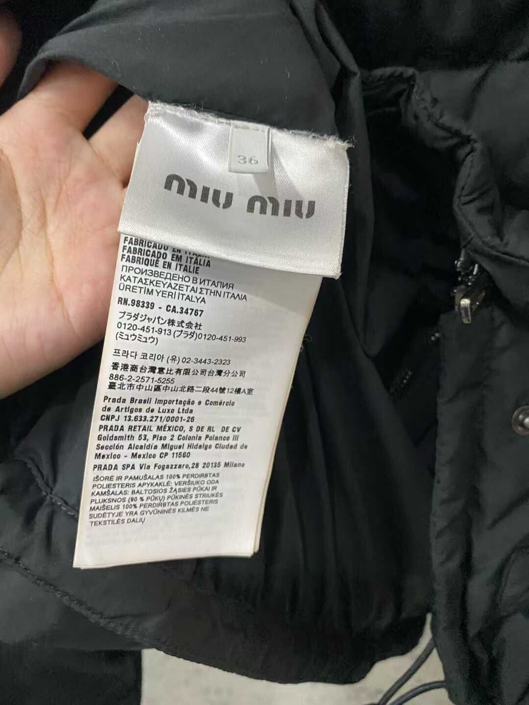 Miu Miu black puffer coat with leather collar Size S / US 4 / IT 40 - 7 Thumbnail
