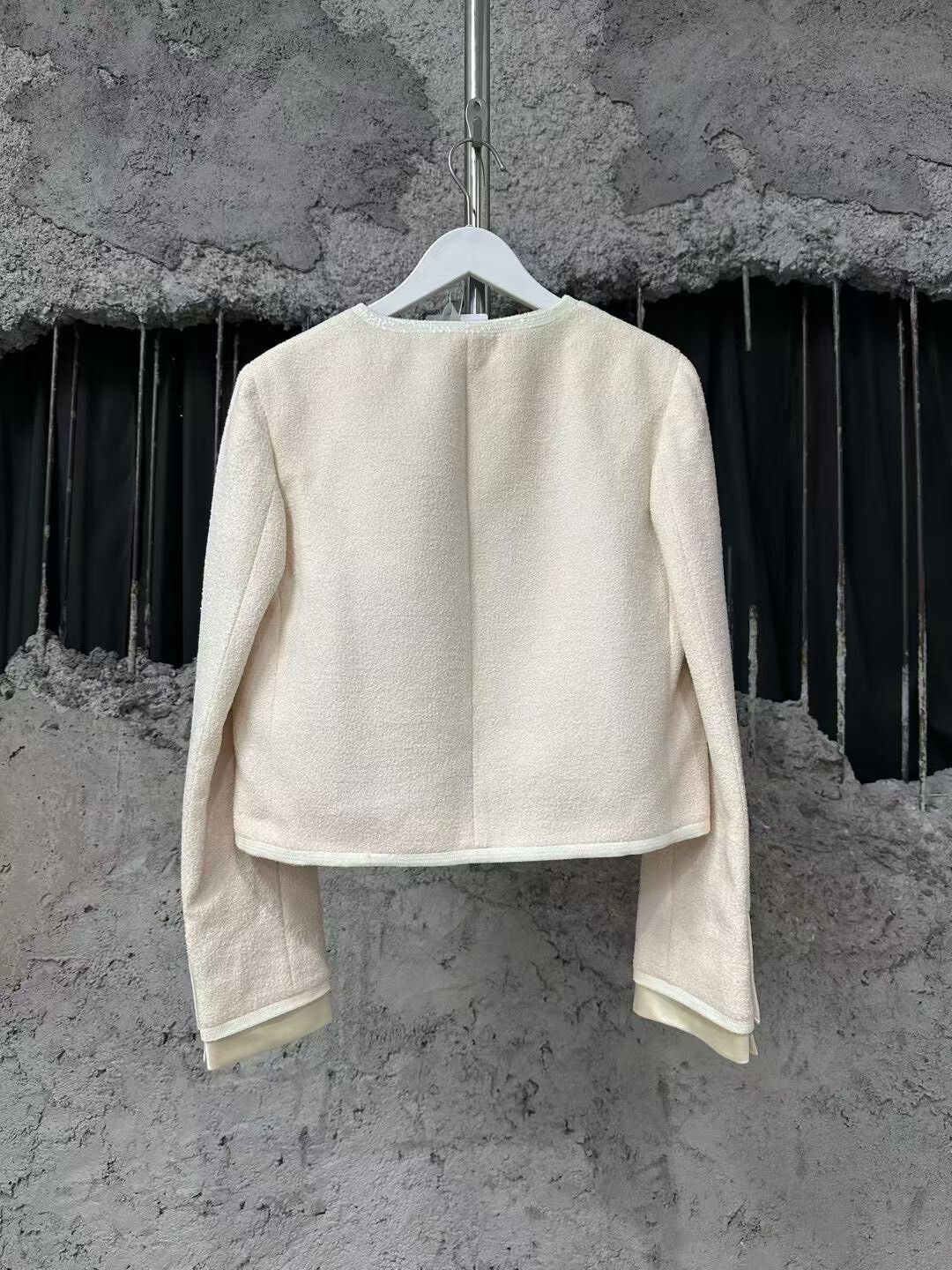 Miu Miu miumiu short cream classic jacket Size M / US 6-8 / IT 42-44 - 2 Thumbnail